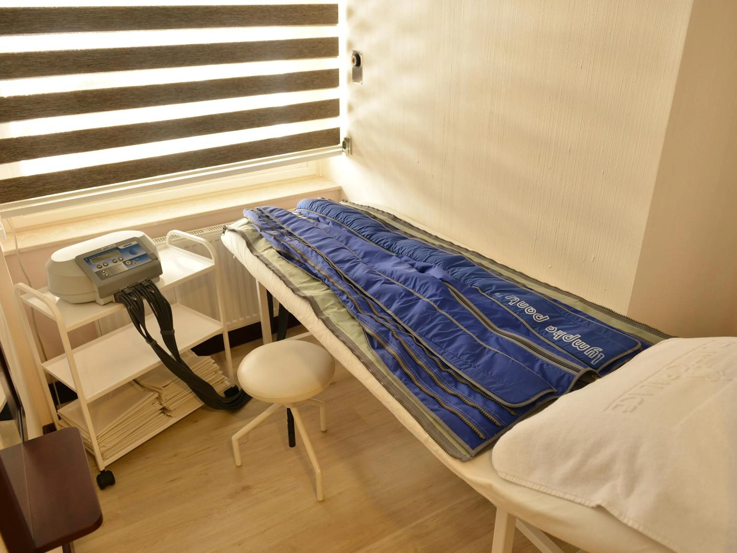 Spa and wellness centre/facilities, Bed in EA Hotel Elefant