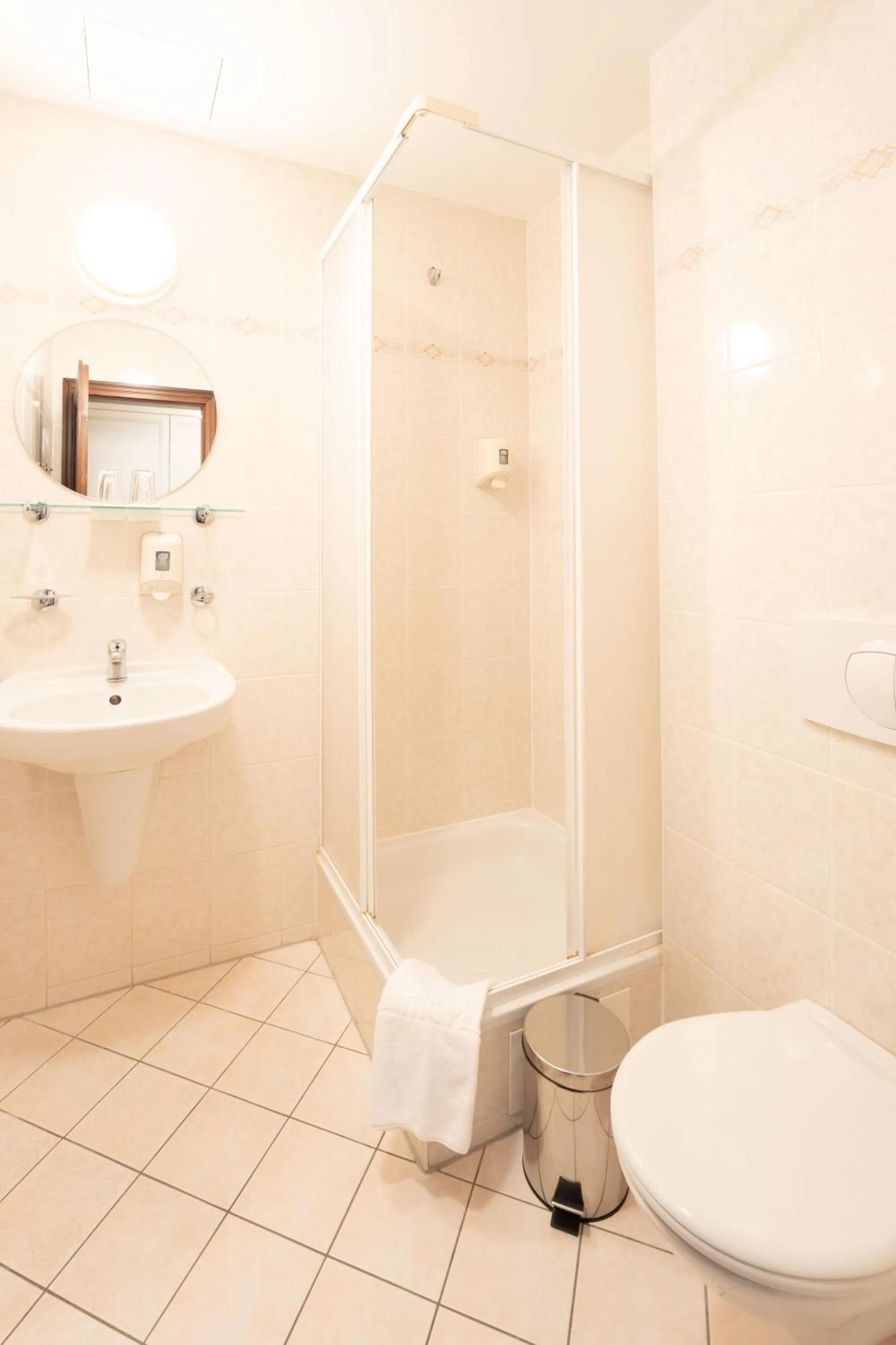 Shower in EA Hotel Elefant