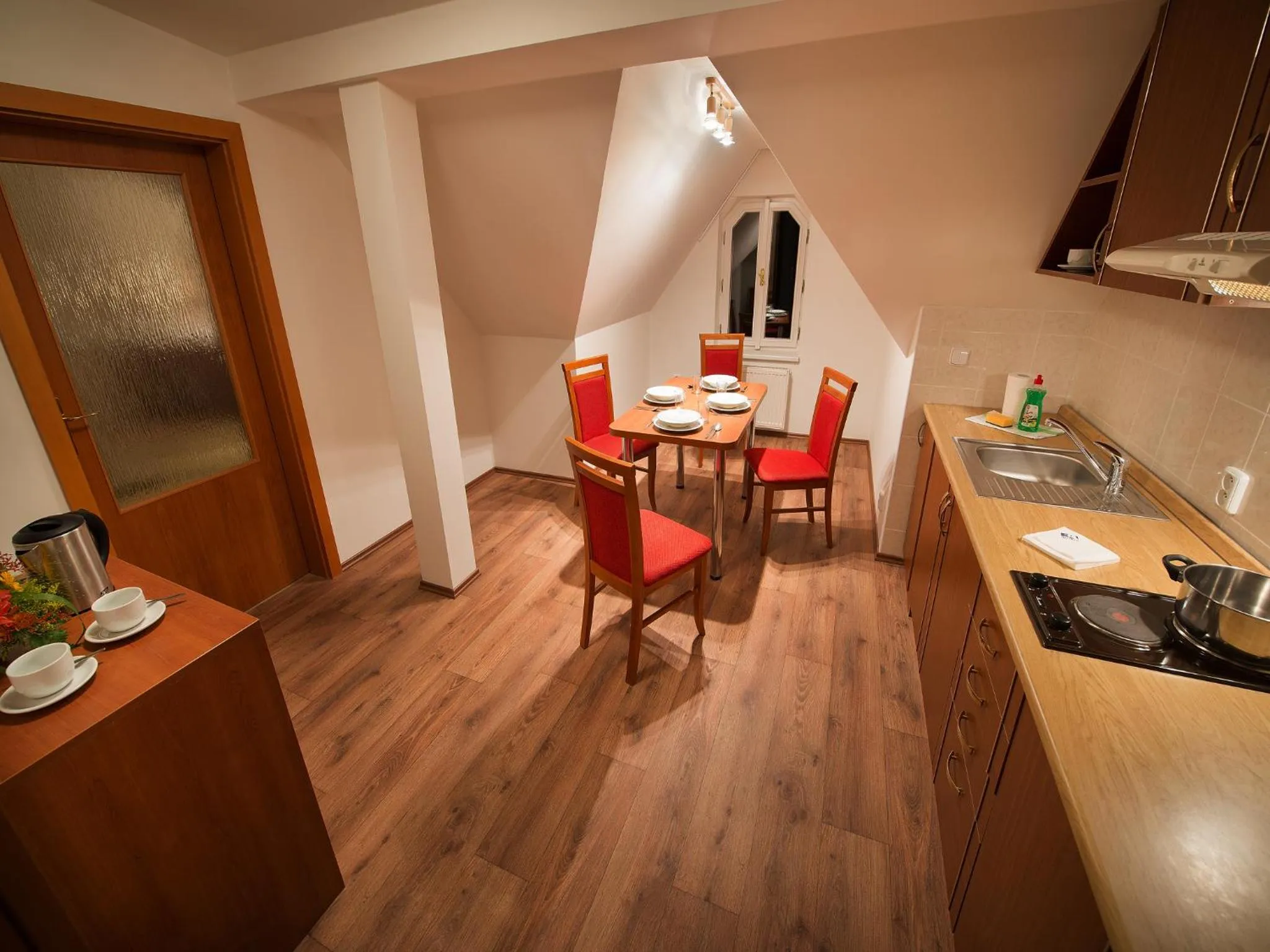 Kitchen or kitchenette in EA Hotel Elefant