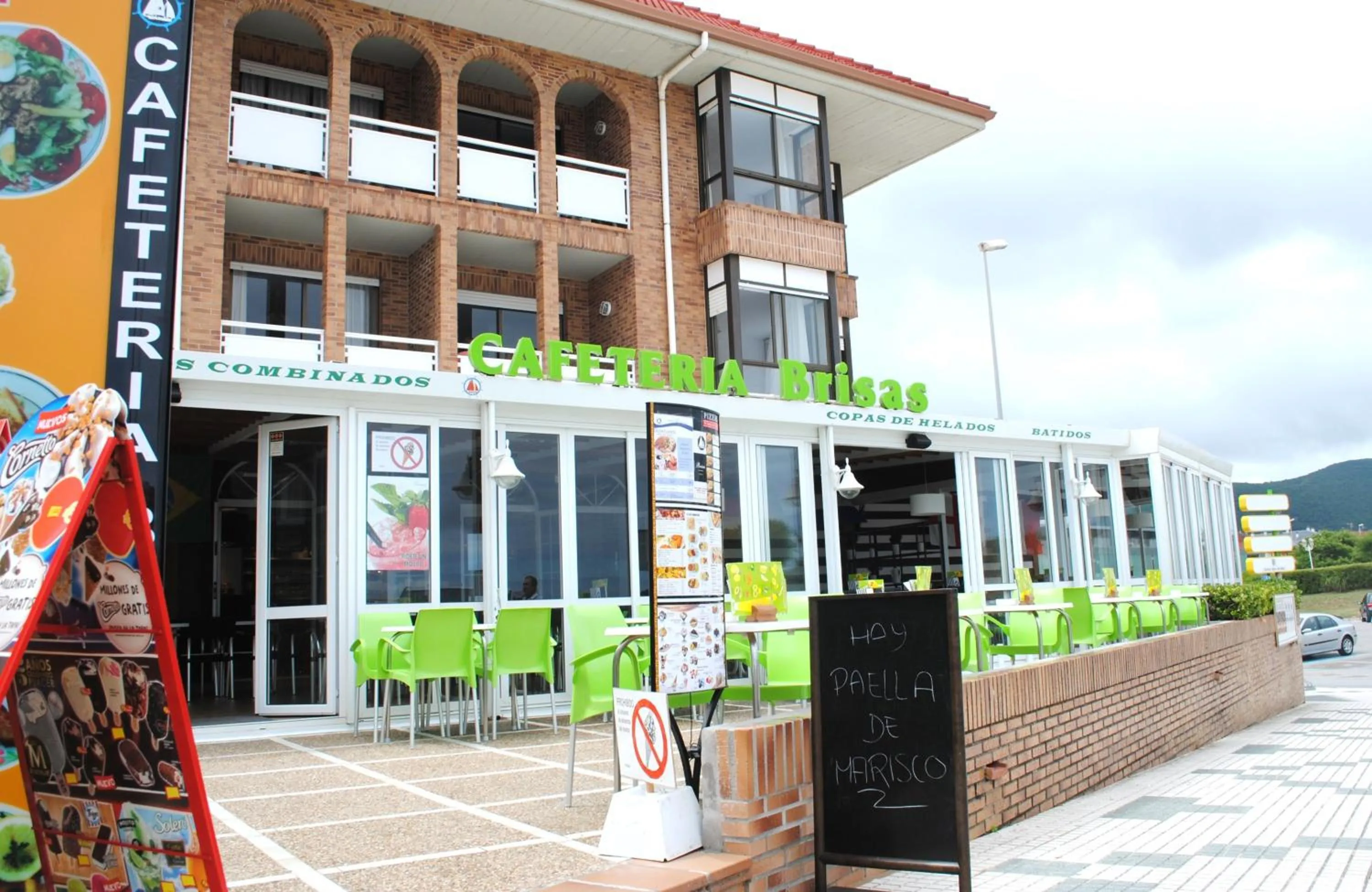 Restaurant/places to eat in Apartamentos Regollera