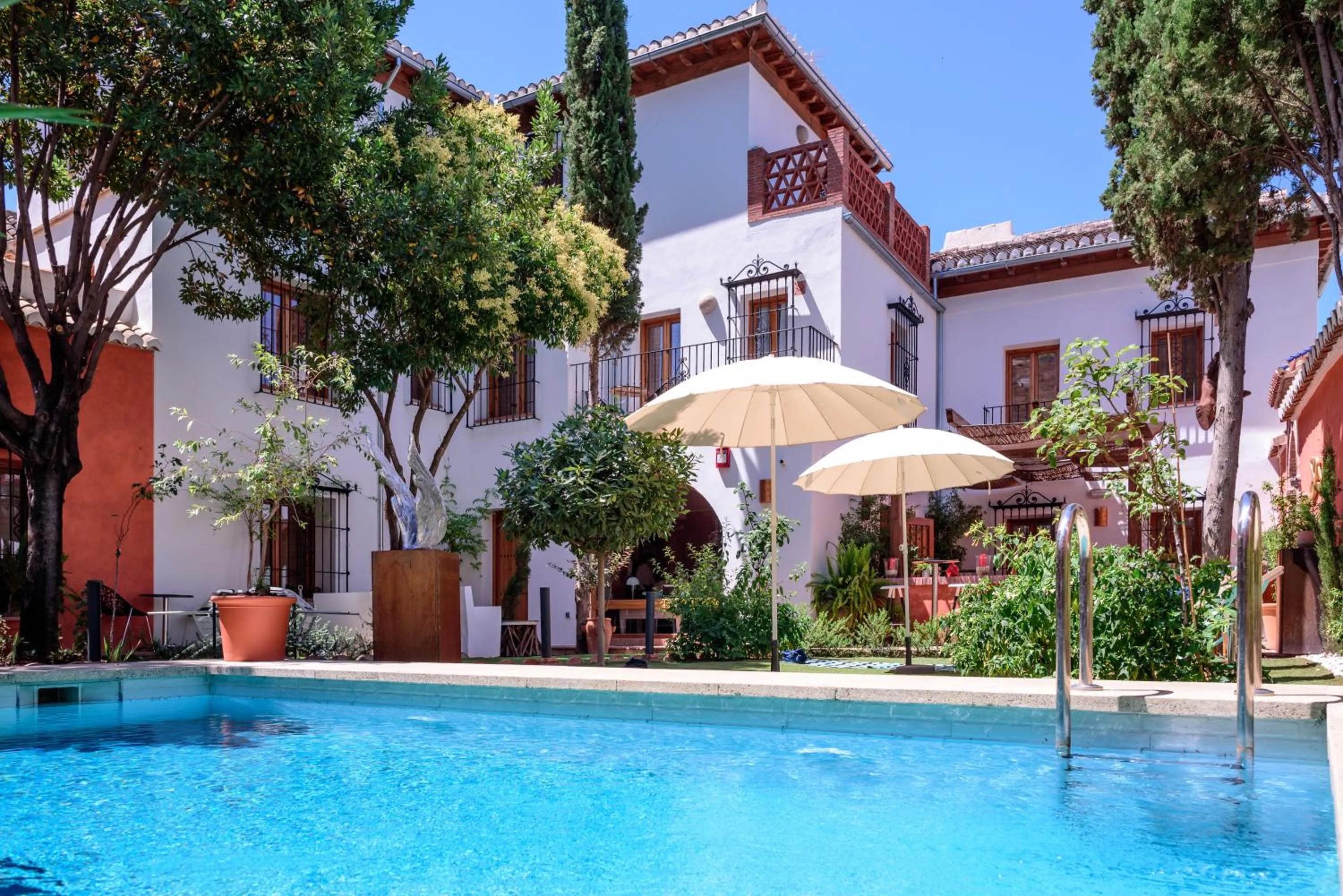 Swimming pool in Alojamiento con Encanto la Luna en el Alba