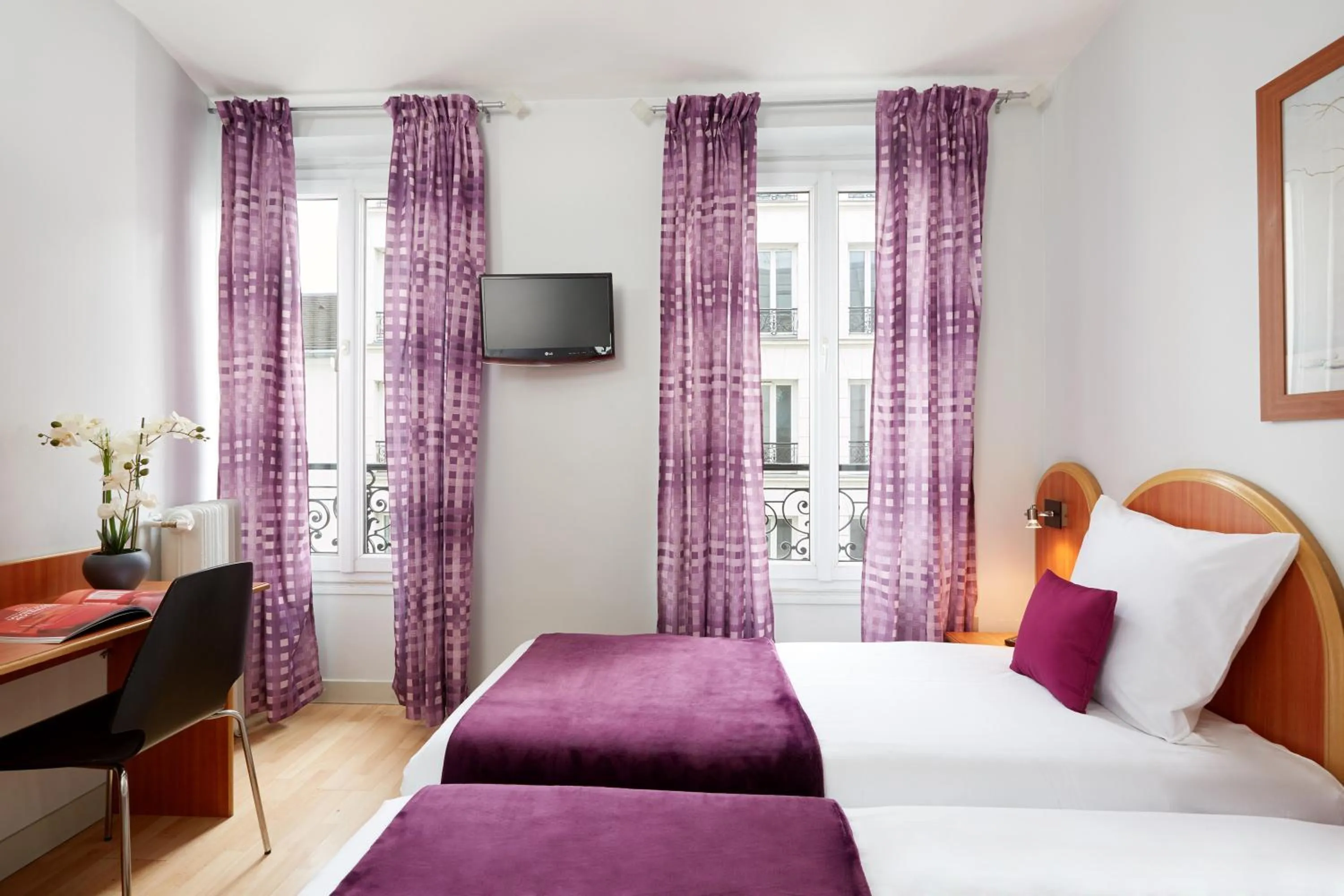 TV and multimedia, Bed in Hôtel Viator