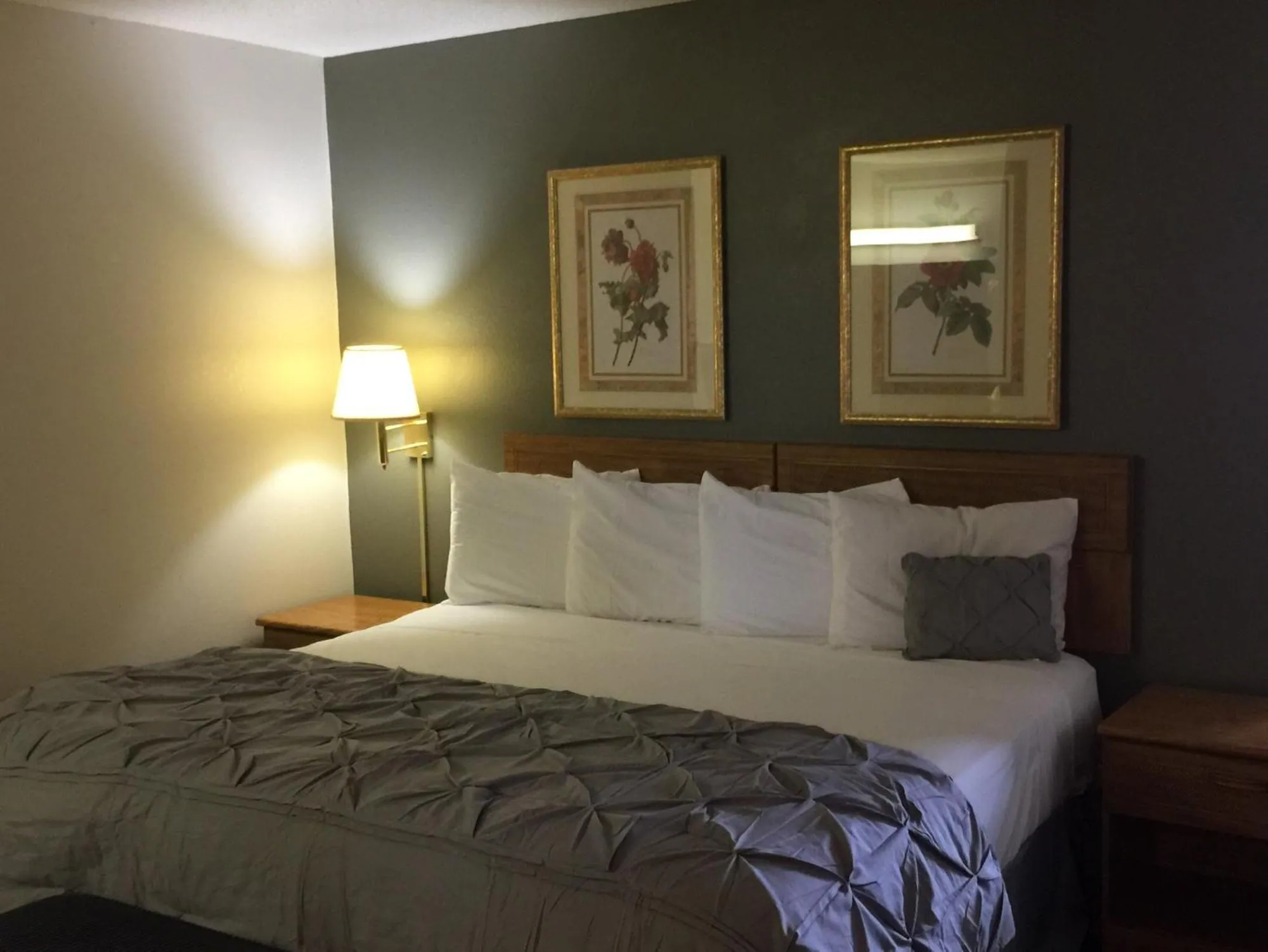 Amerihost Inn & Suites Fulton