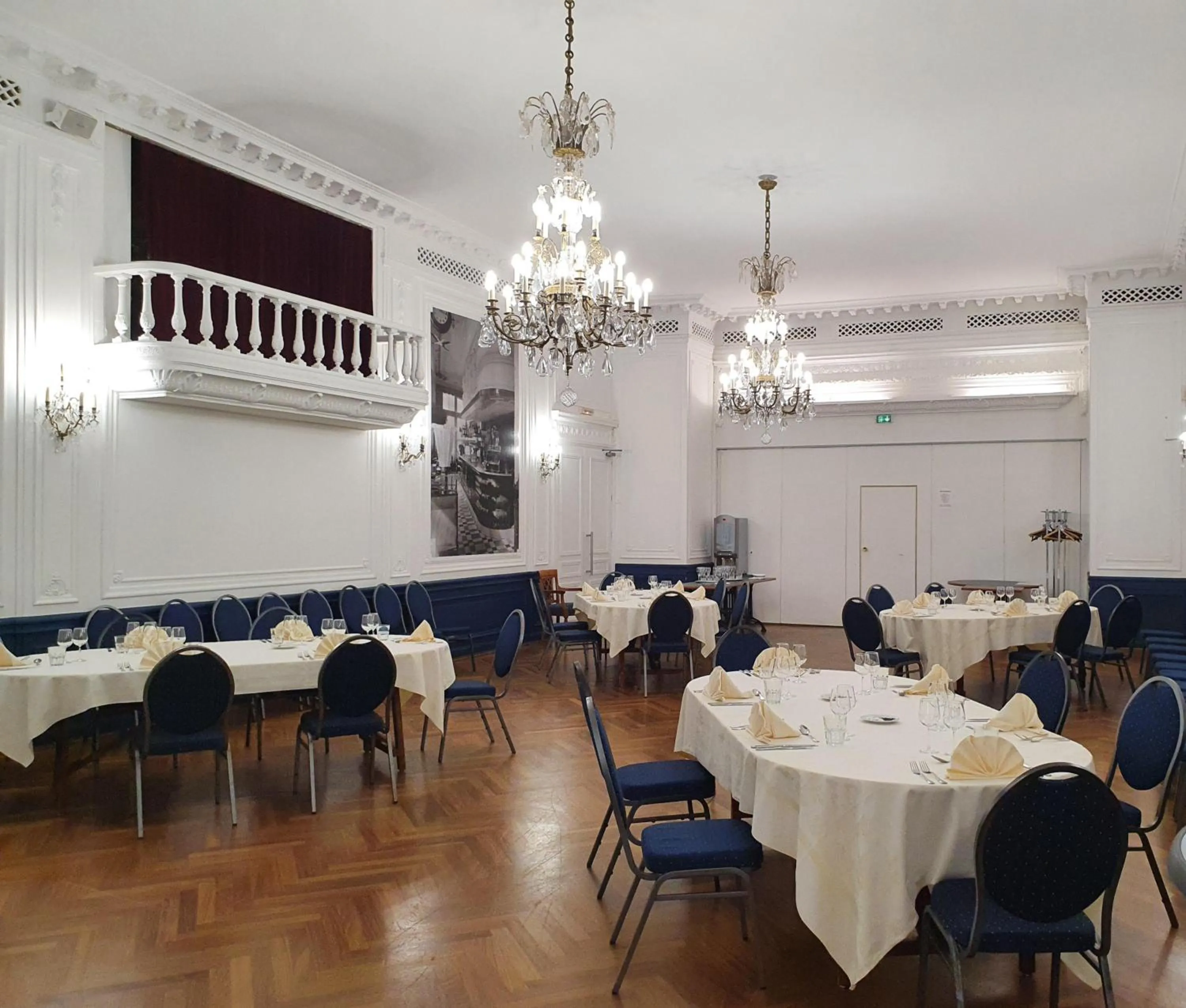Restaurant/places to eat in Grand Hôtel de Valenciennes