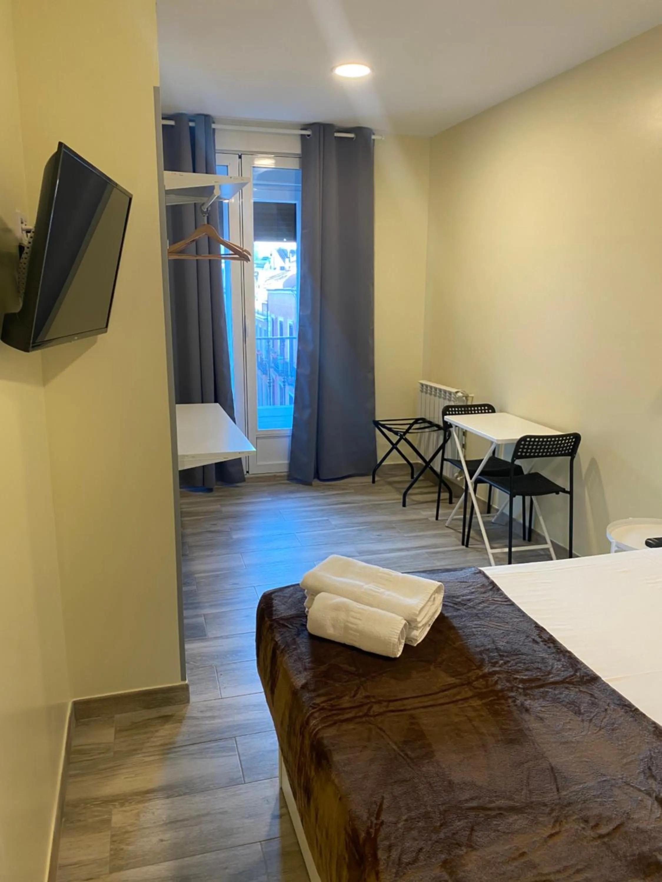 Bed in Hostal Alaska