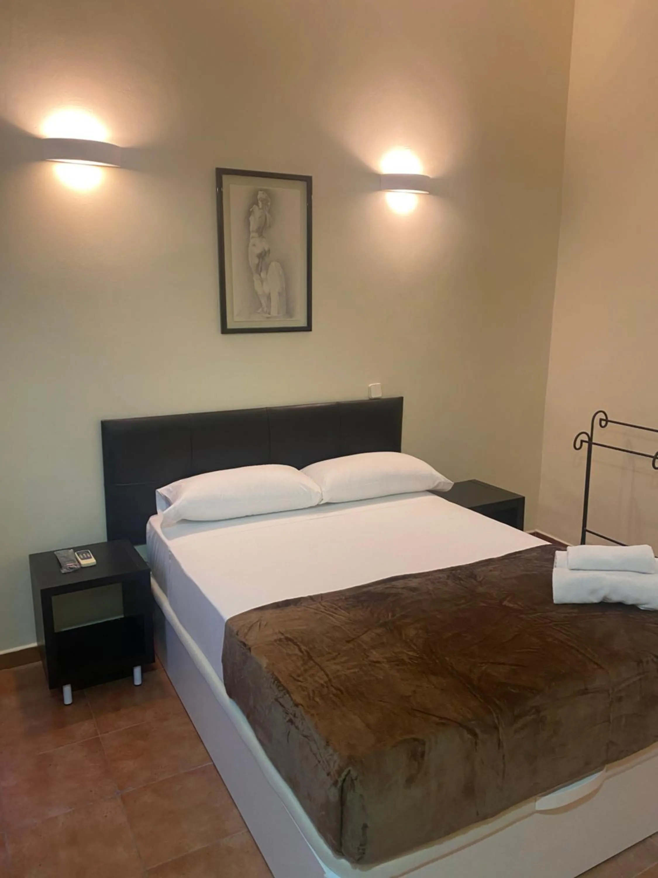 Bed in Hostal Alaska