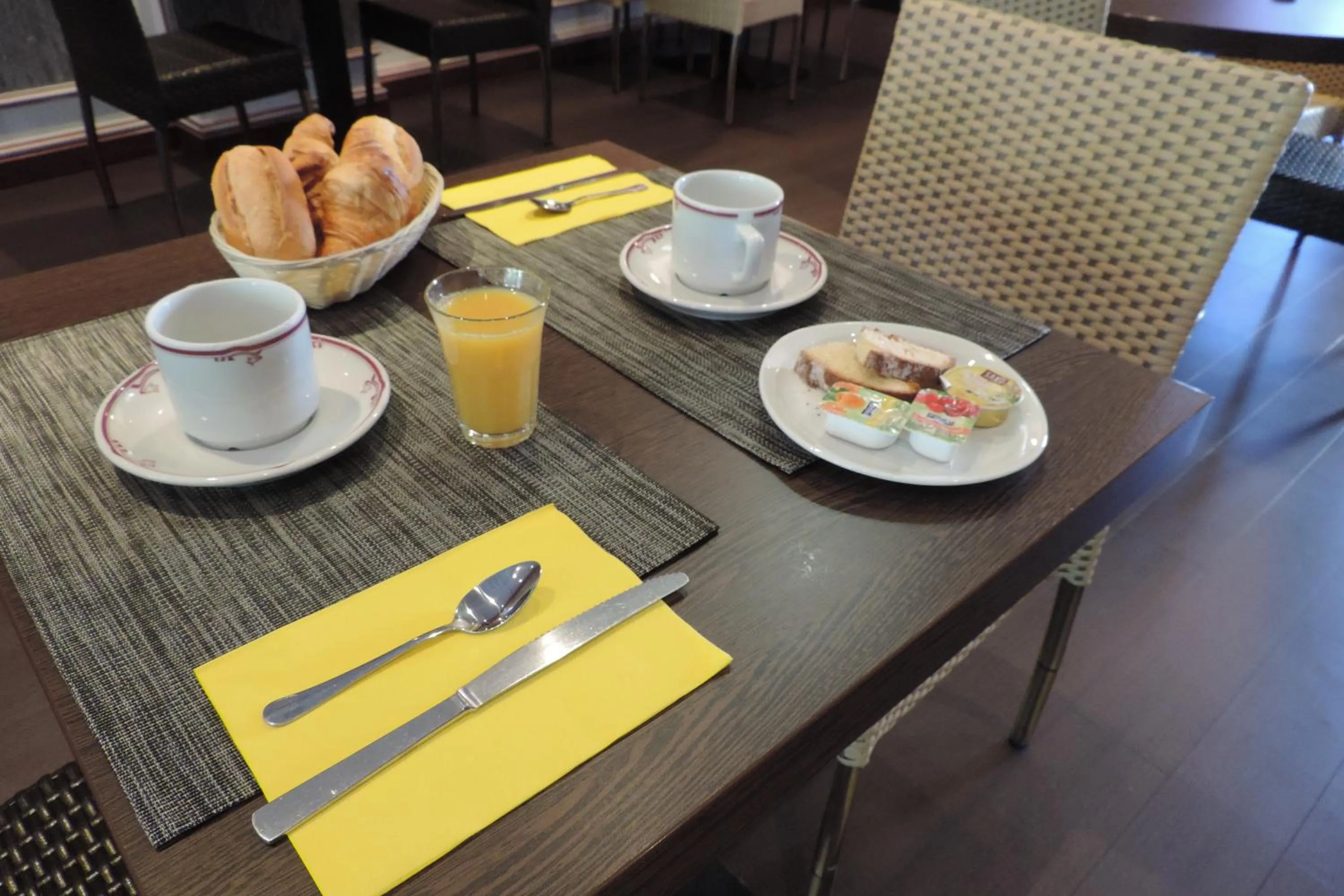 Dining area in Hôtel de France