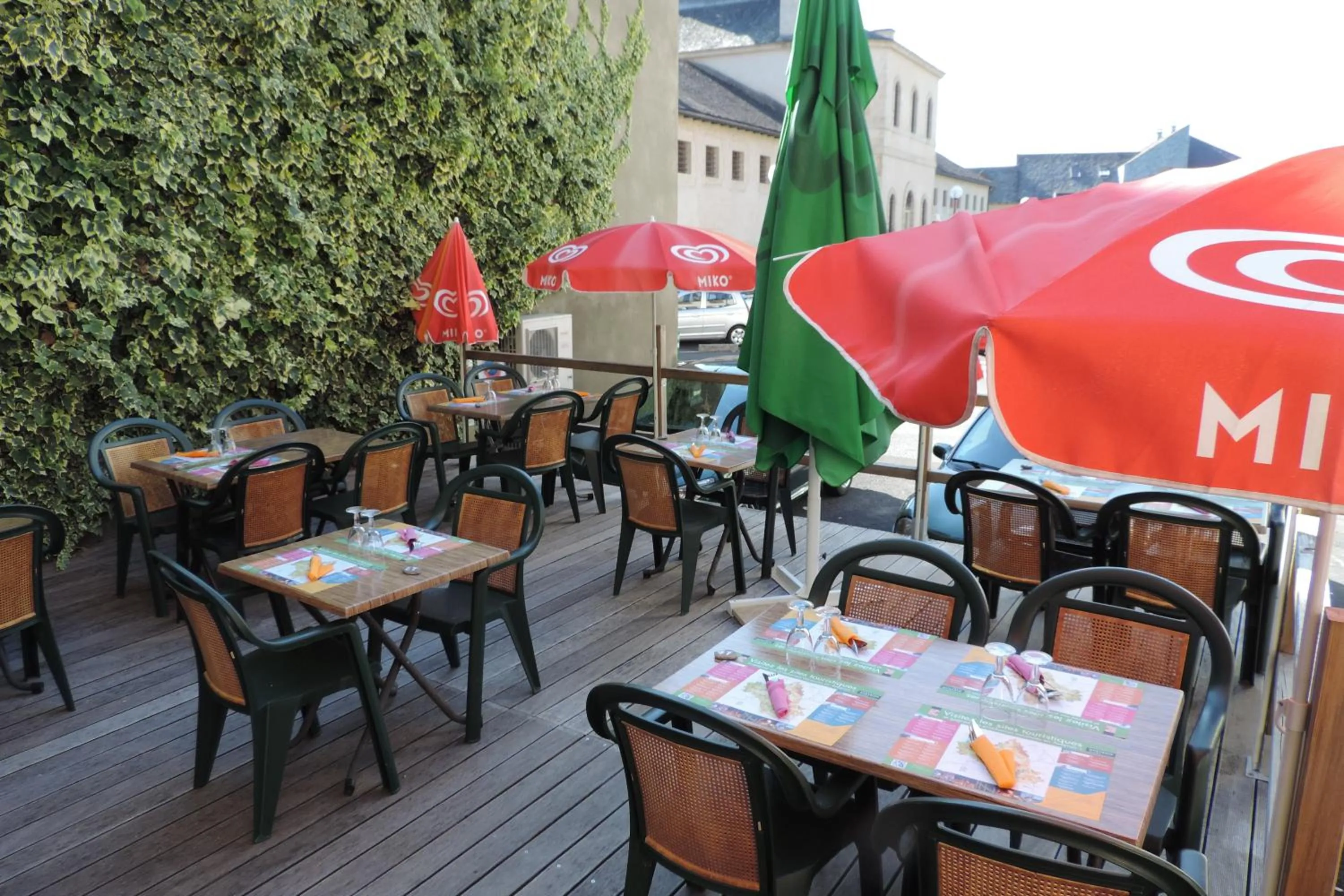 Restaurant/places to eat in Hôtel de France