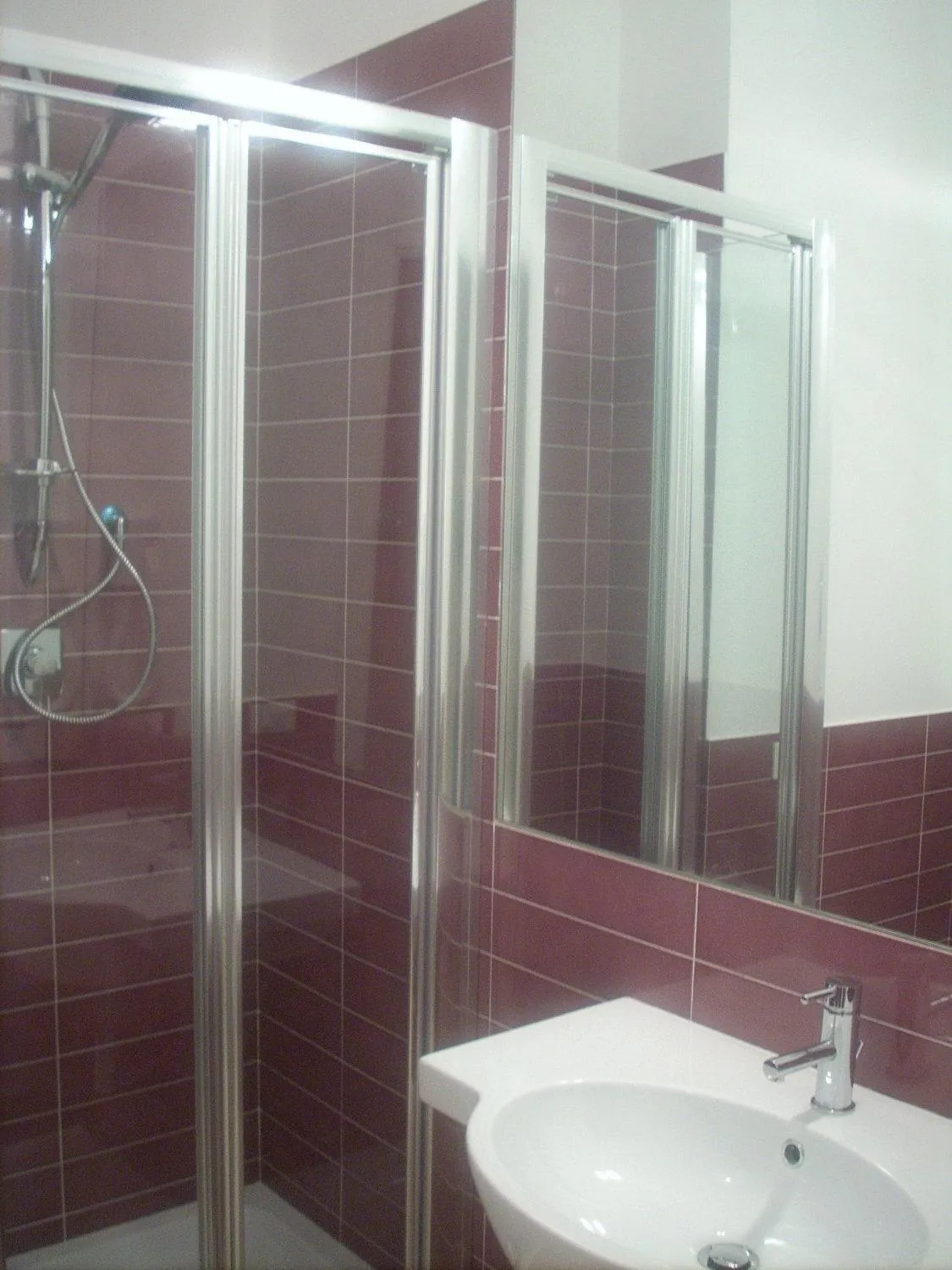 Shower in R&B Mezzocannone