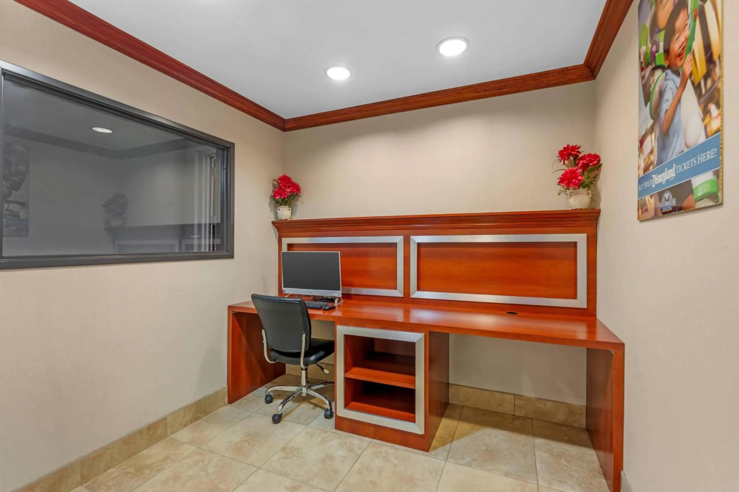 Business facilities in Comfort Inn Anaheim Resort