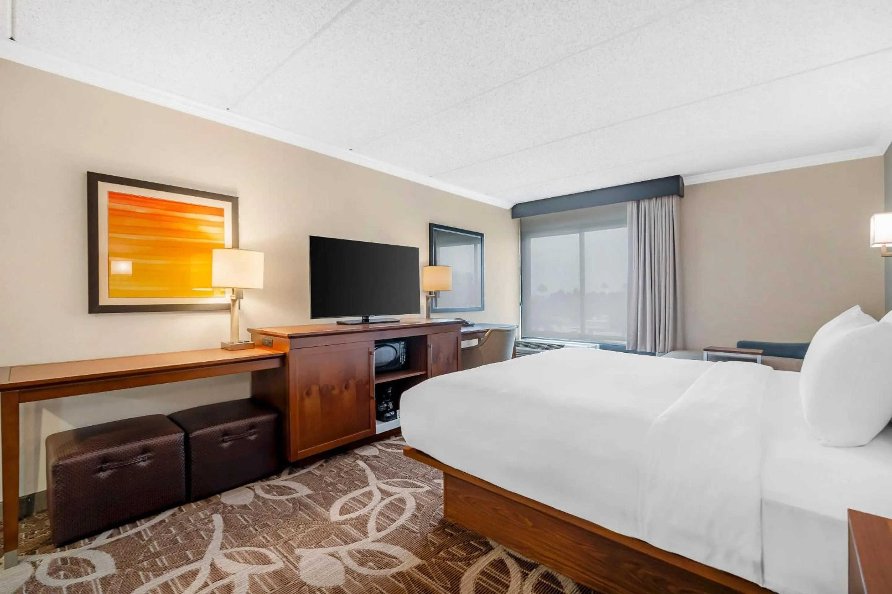 Bedroom, Bed in Comfort Inn Anaheim Resort