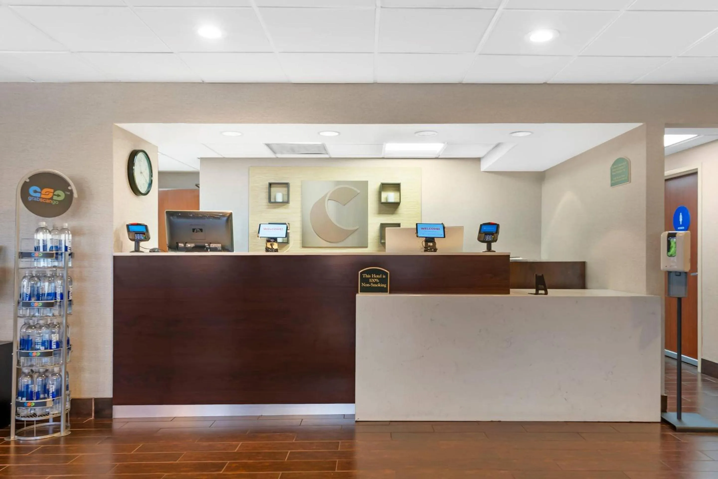 Lobby or reception in Comfort Inn Anaheim Resort