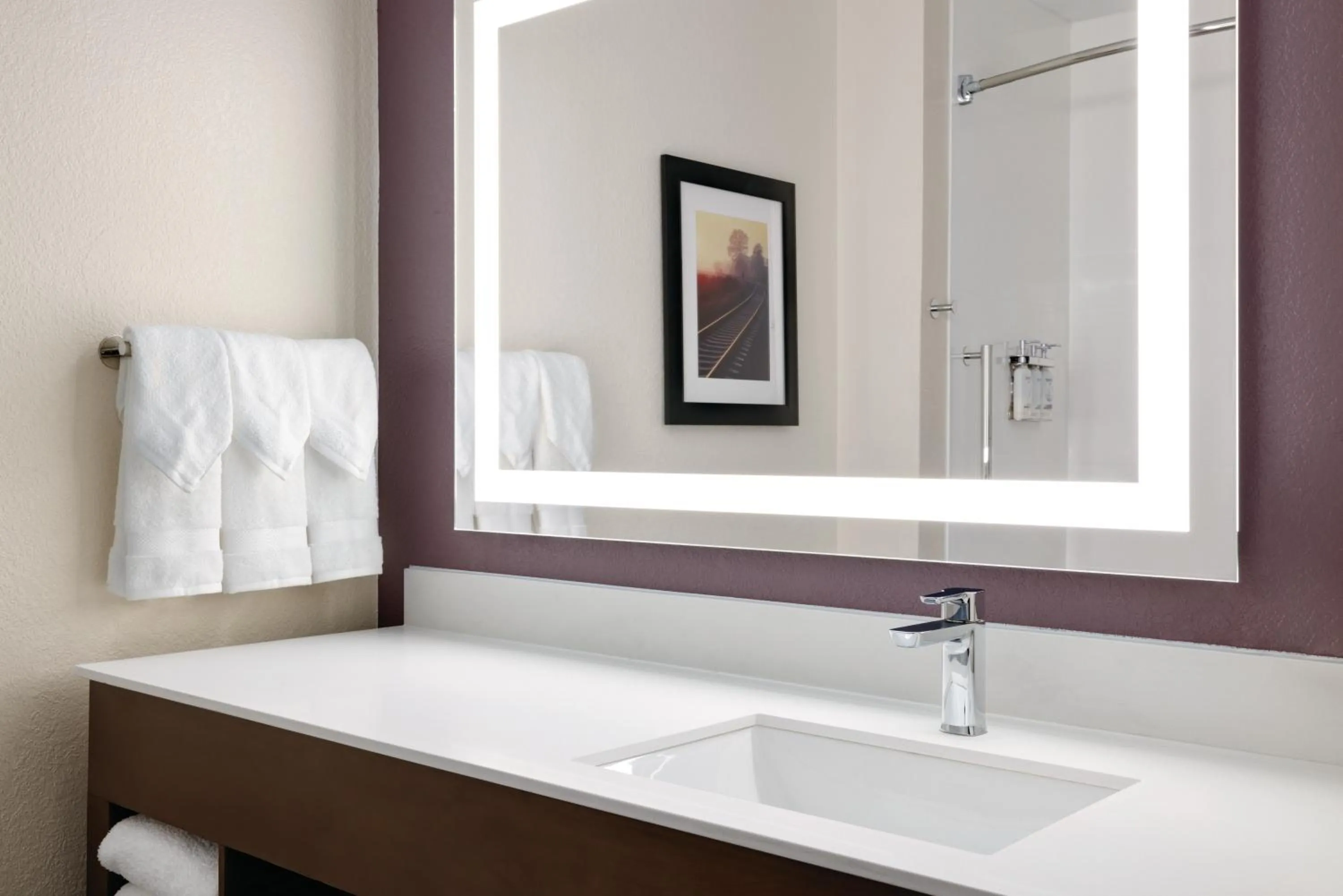 Bathroom in La Quinta by Wyndham Springfield Airport Plaza