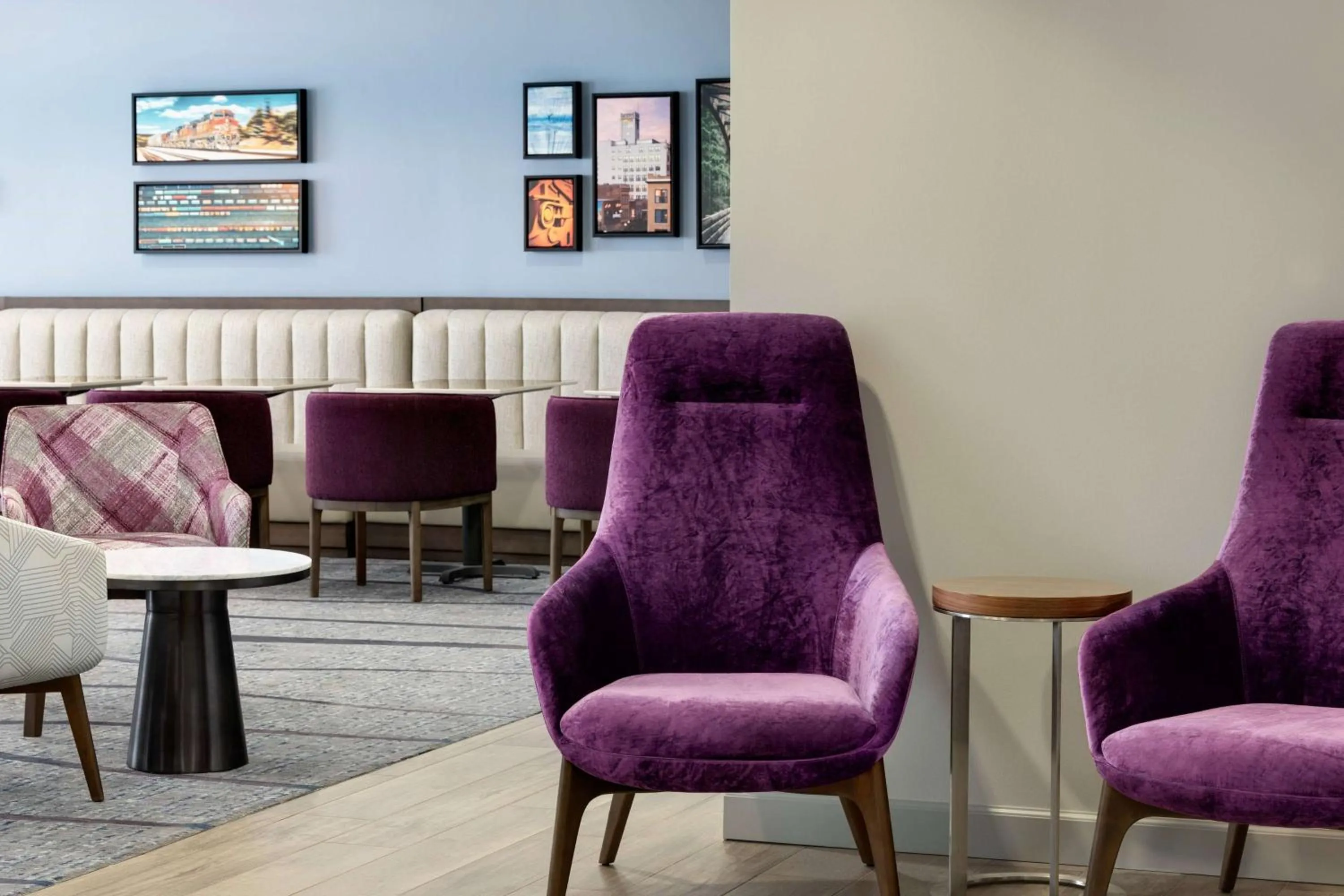 Restaurant/places to eat in La Quinta by Wyndham Springfield Airport Plaza