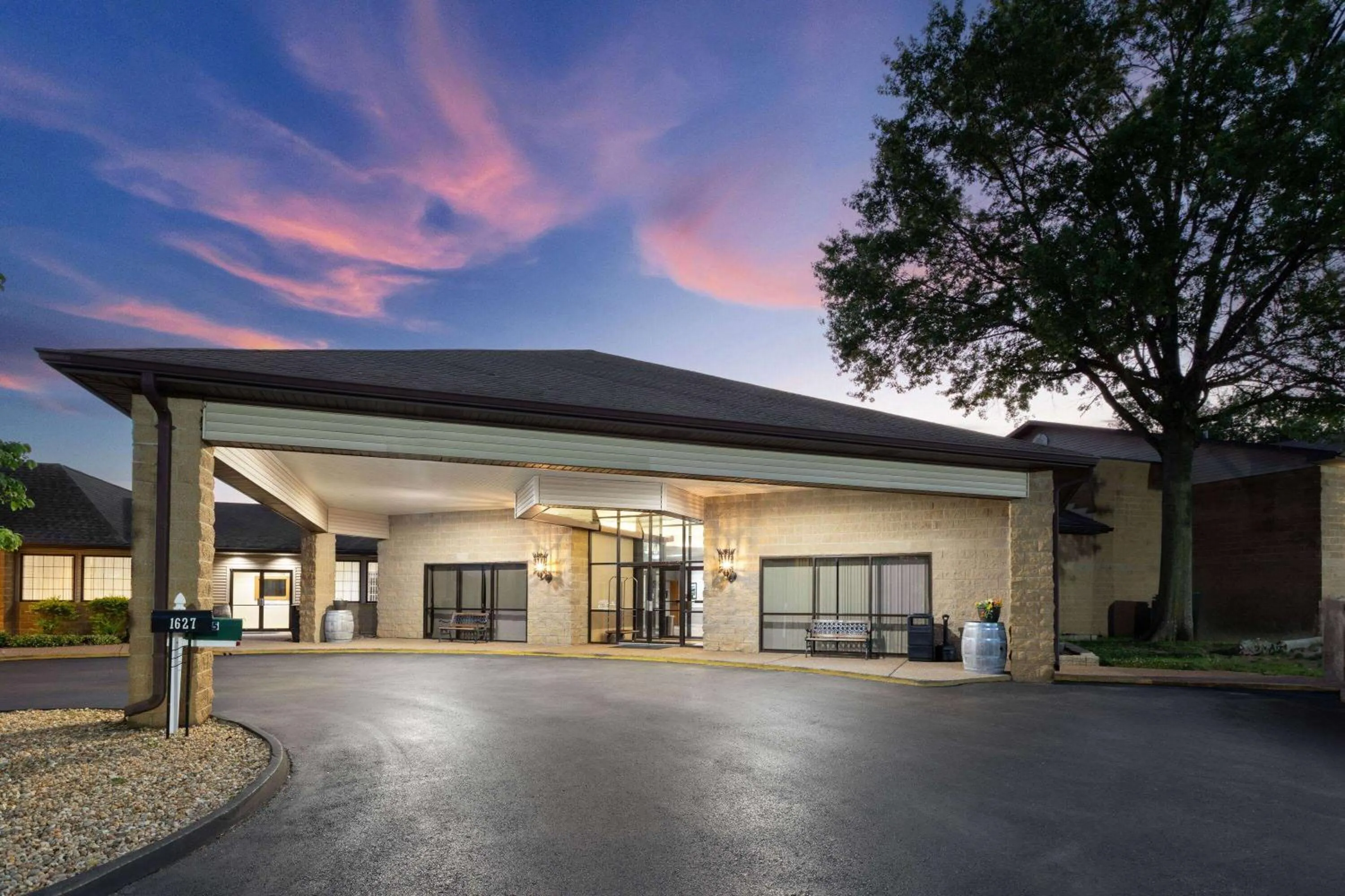 Property building in Baymont Inn and Suites by Wyndham Farmington, MO
