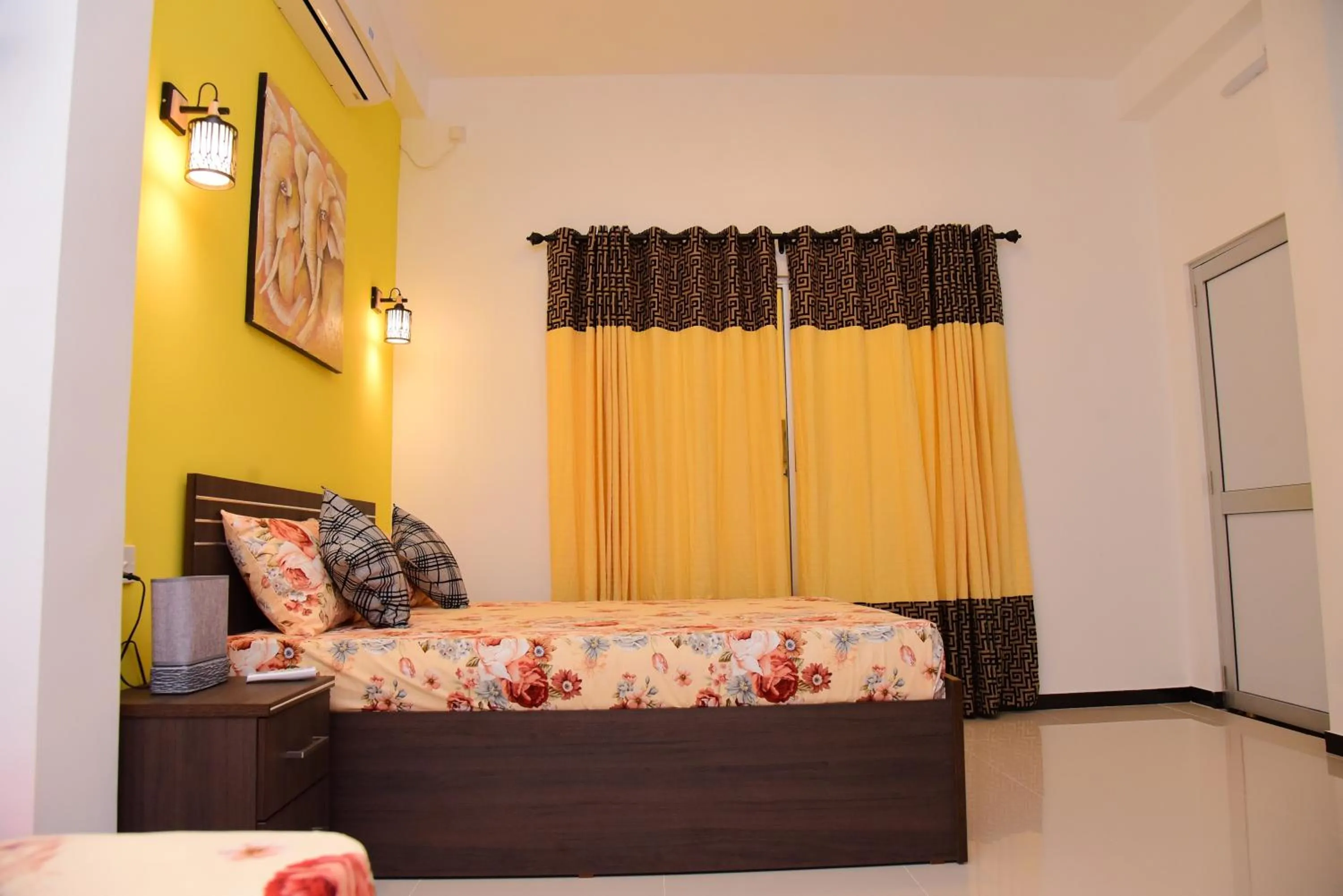 Bedroom, Bed in White Villa Airport Transit Hotel