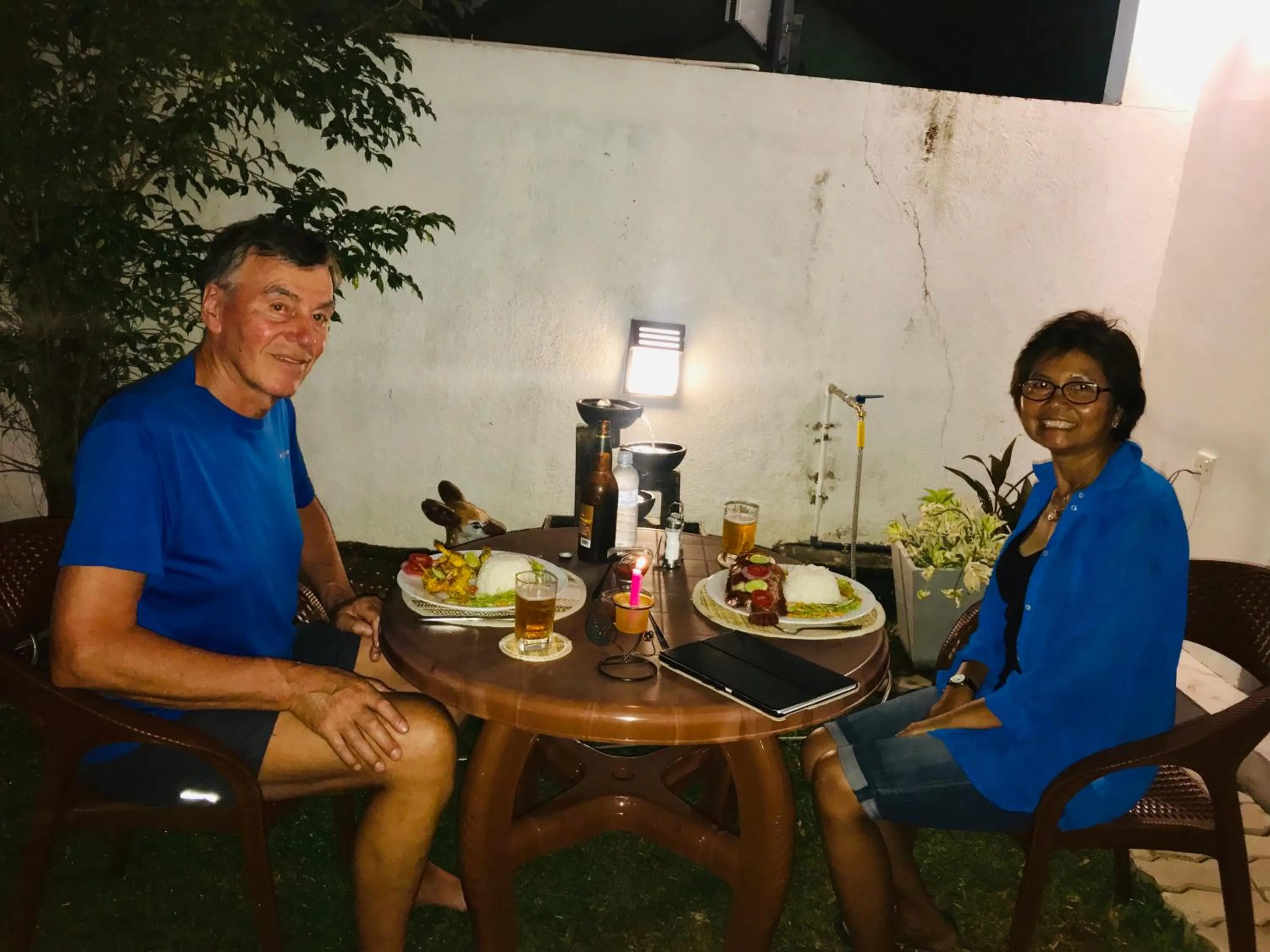 Food and drinks in White Villa Airport Transit Hotel