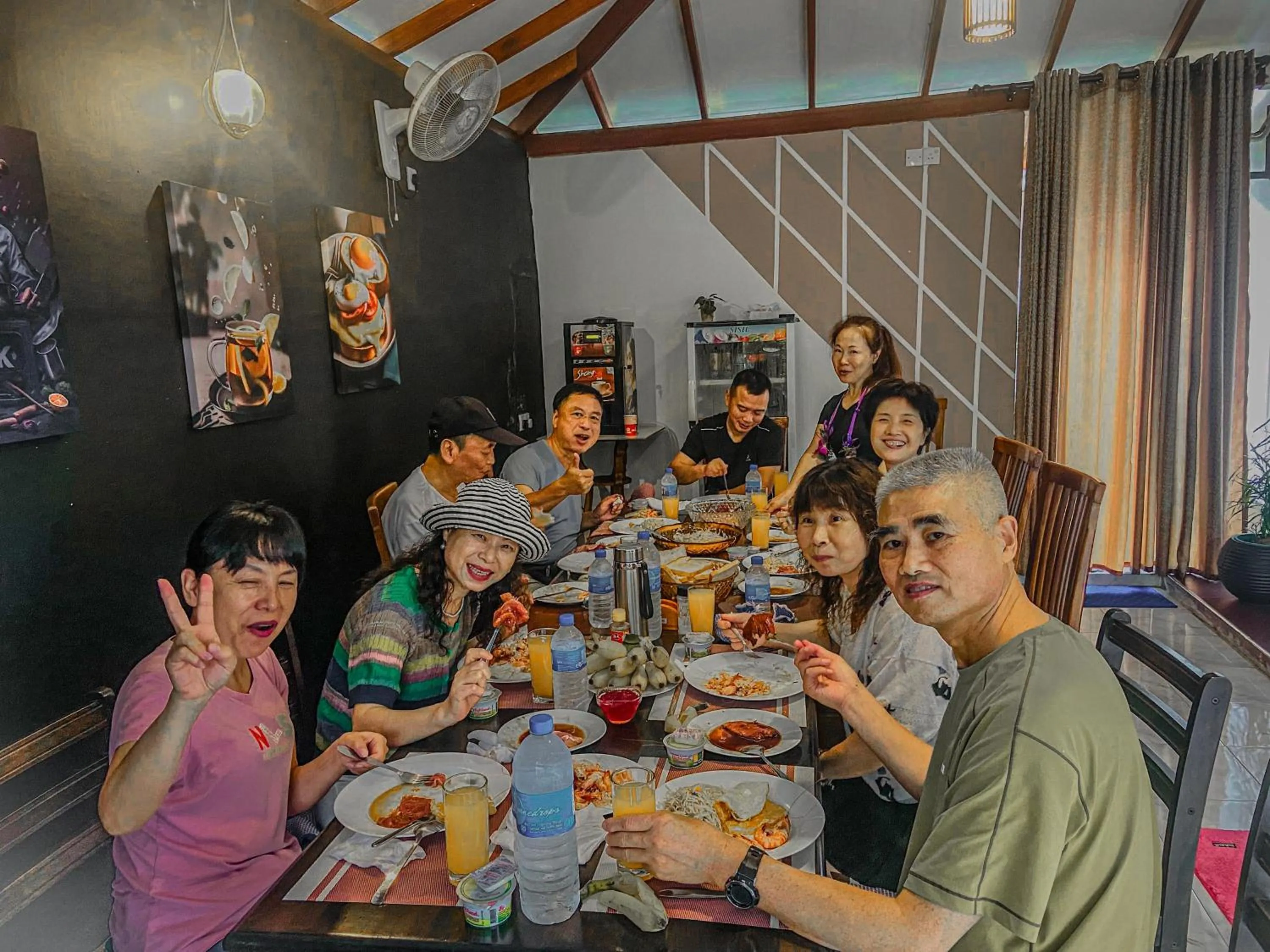 Food and drinks in White Villa Airport Transit Hotel