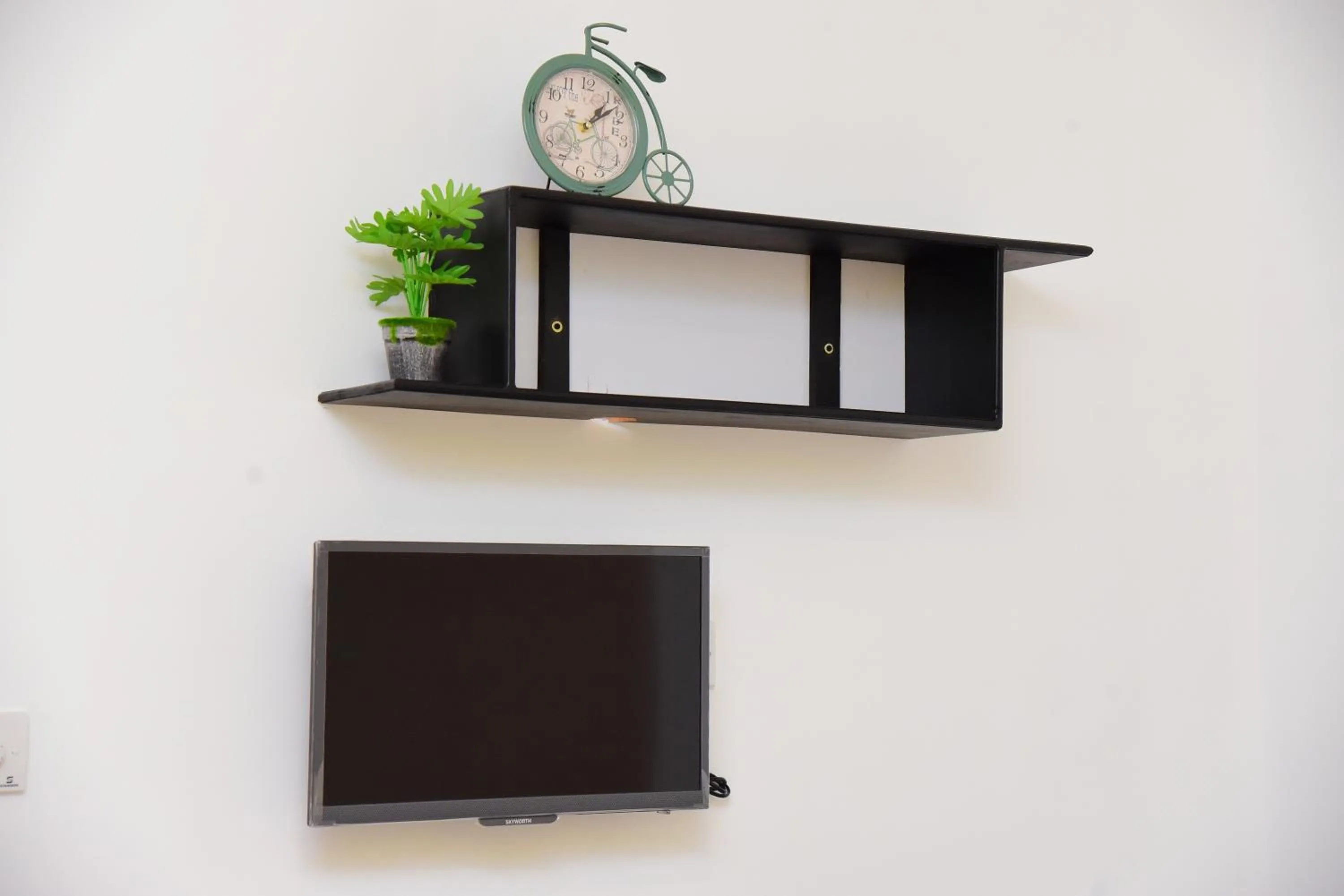 Bedroom in White Villa Airport Transit Hotel