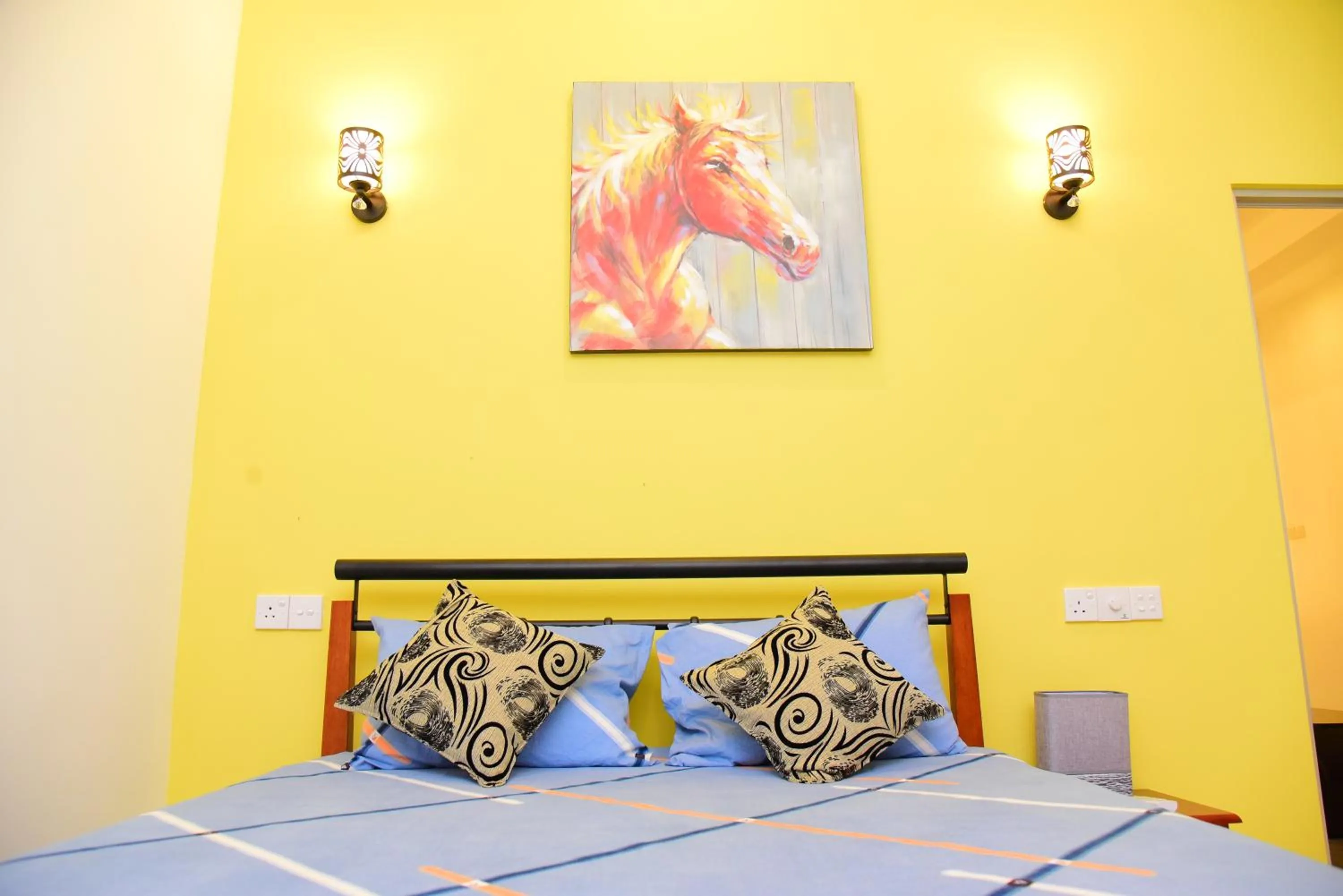 Bed in White Villa Airport Transit Hotel