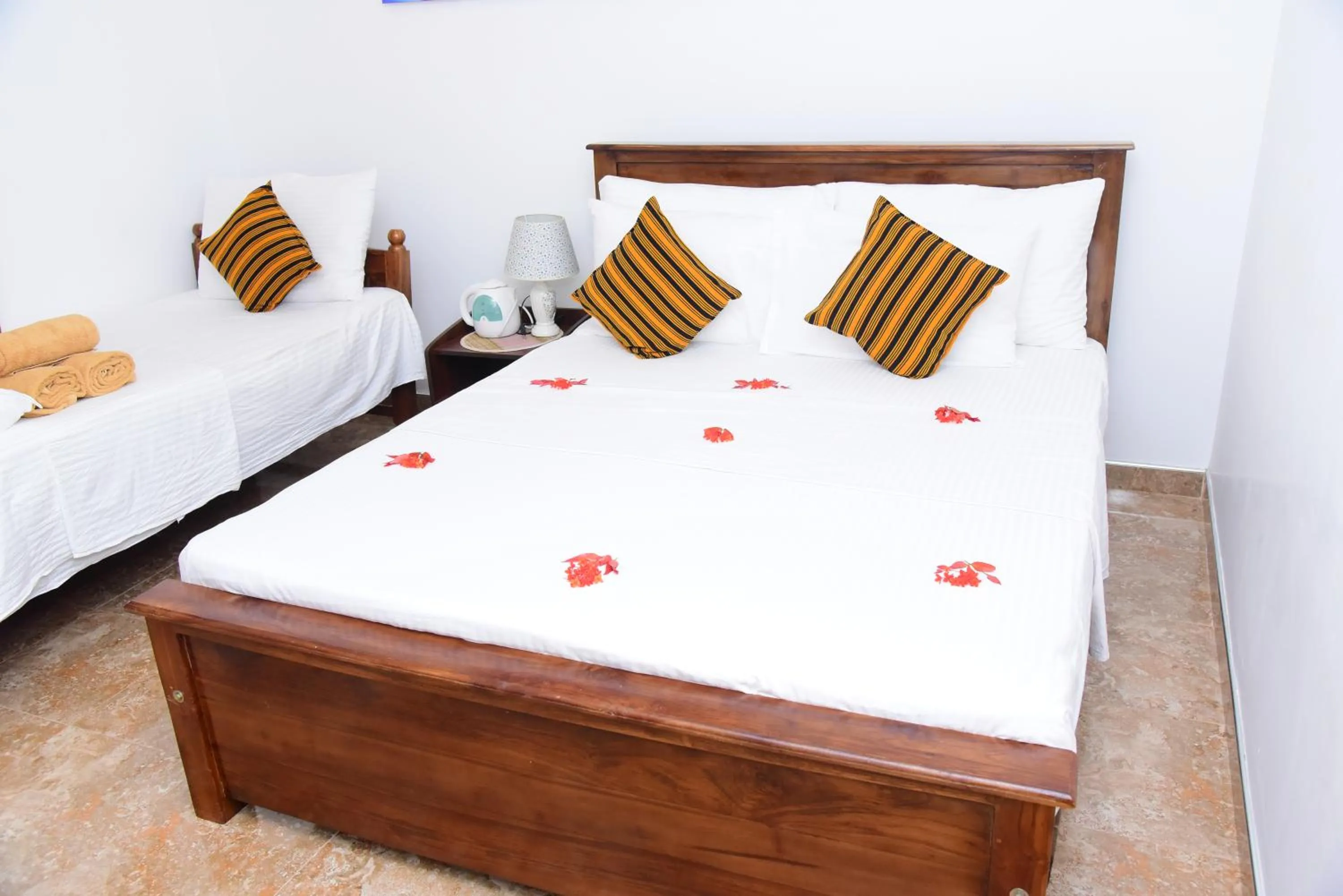 Bed in White Villa Airport Transit Hotel