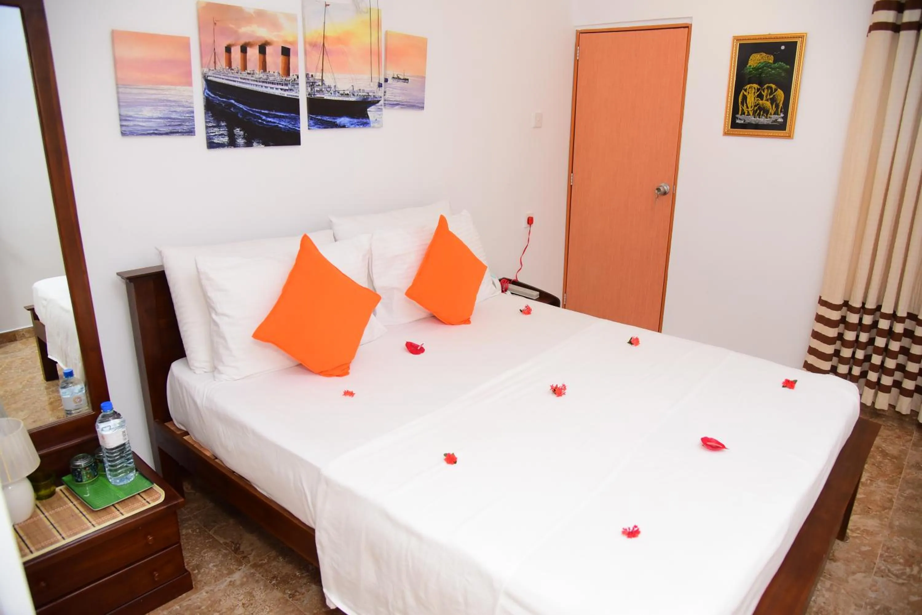 Bedroom, Bed in White Villa Airport Transit Hotel