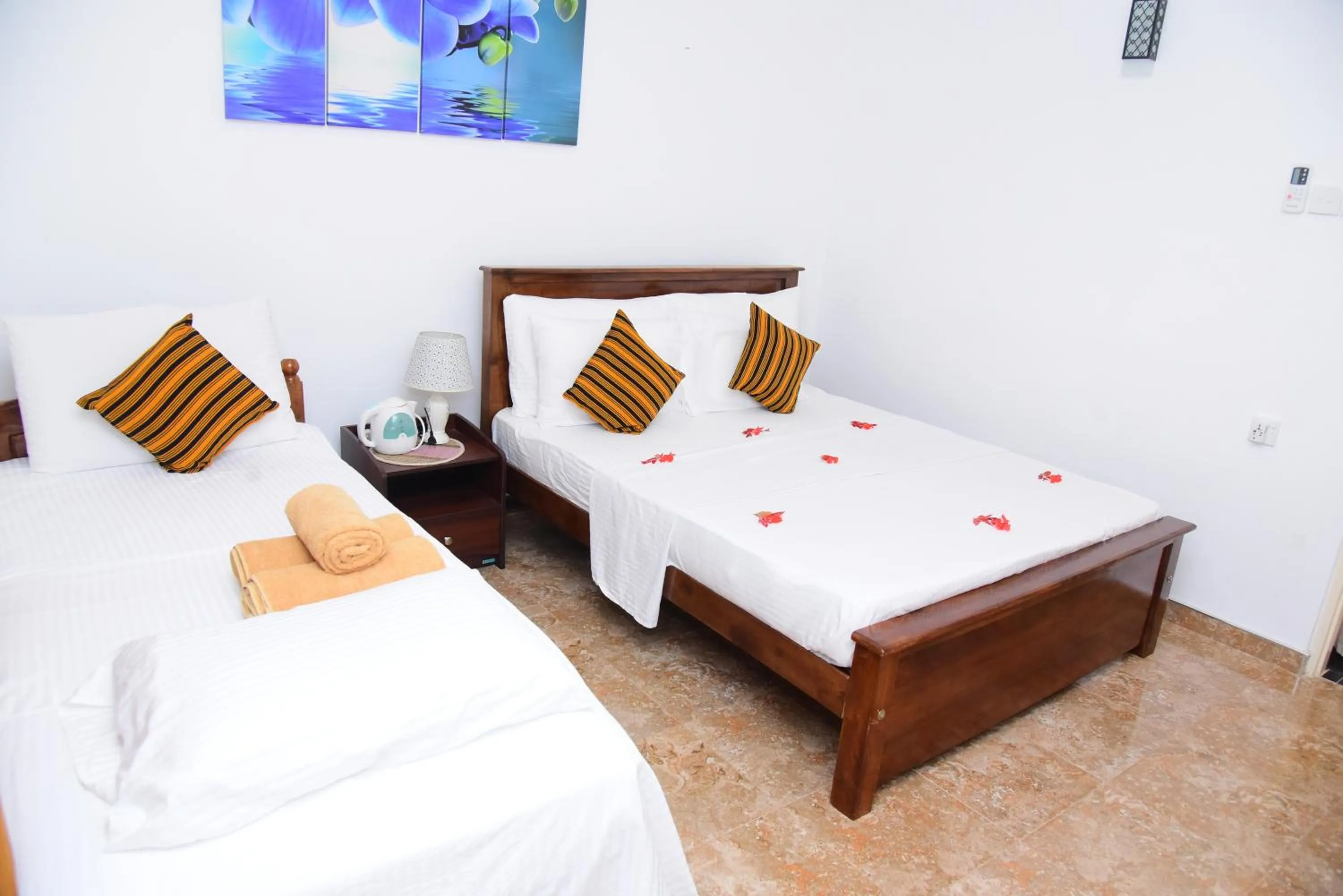 Bed in White Villa Airport Transit Hotel