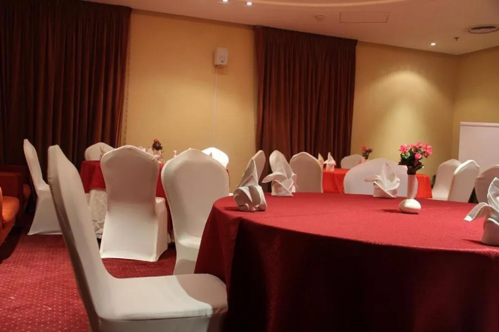Business facilities in Reef Al Malaz International Hotel by Al Azmy