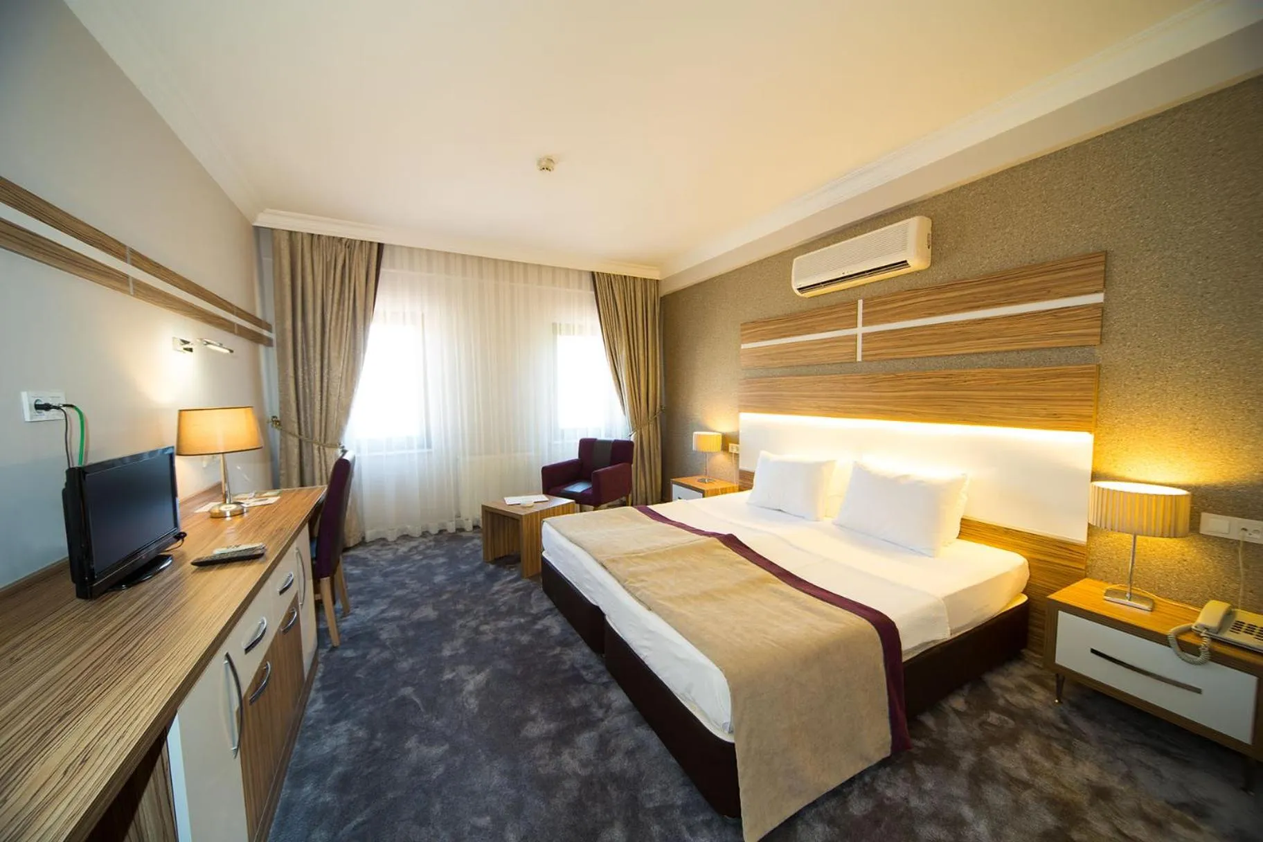 Photo of the whole room, Bed in Spilos Hotel