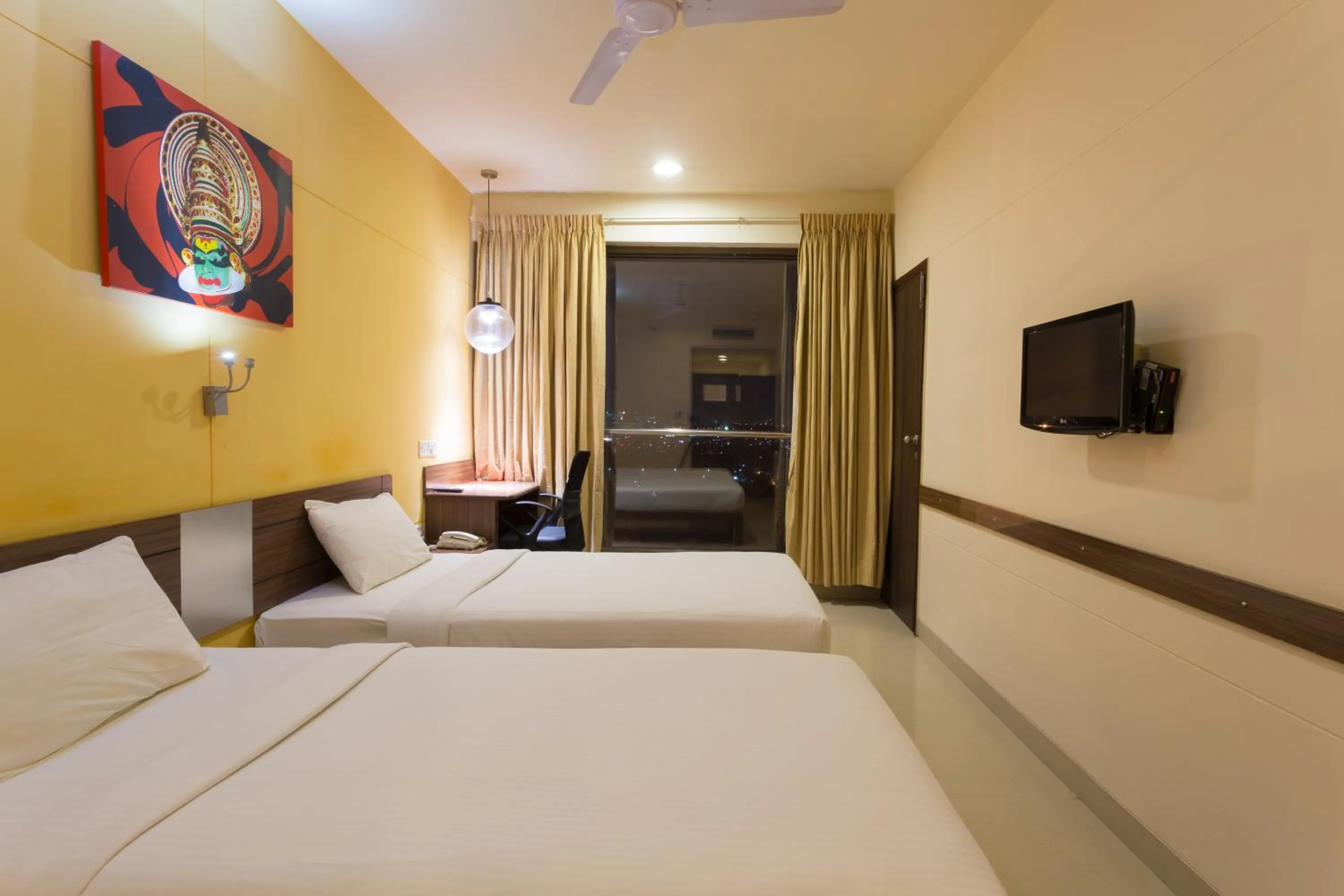 Photo of the whole room, Bed in Ginger Chennai