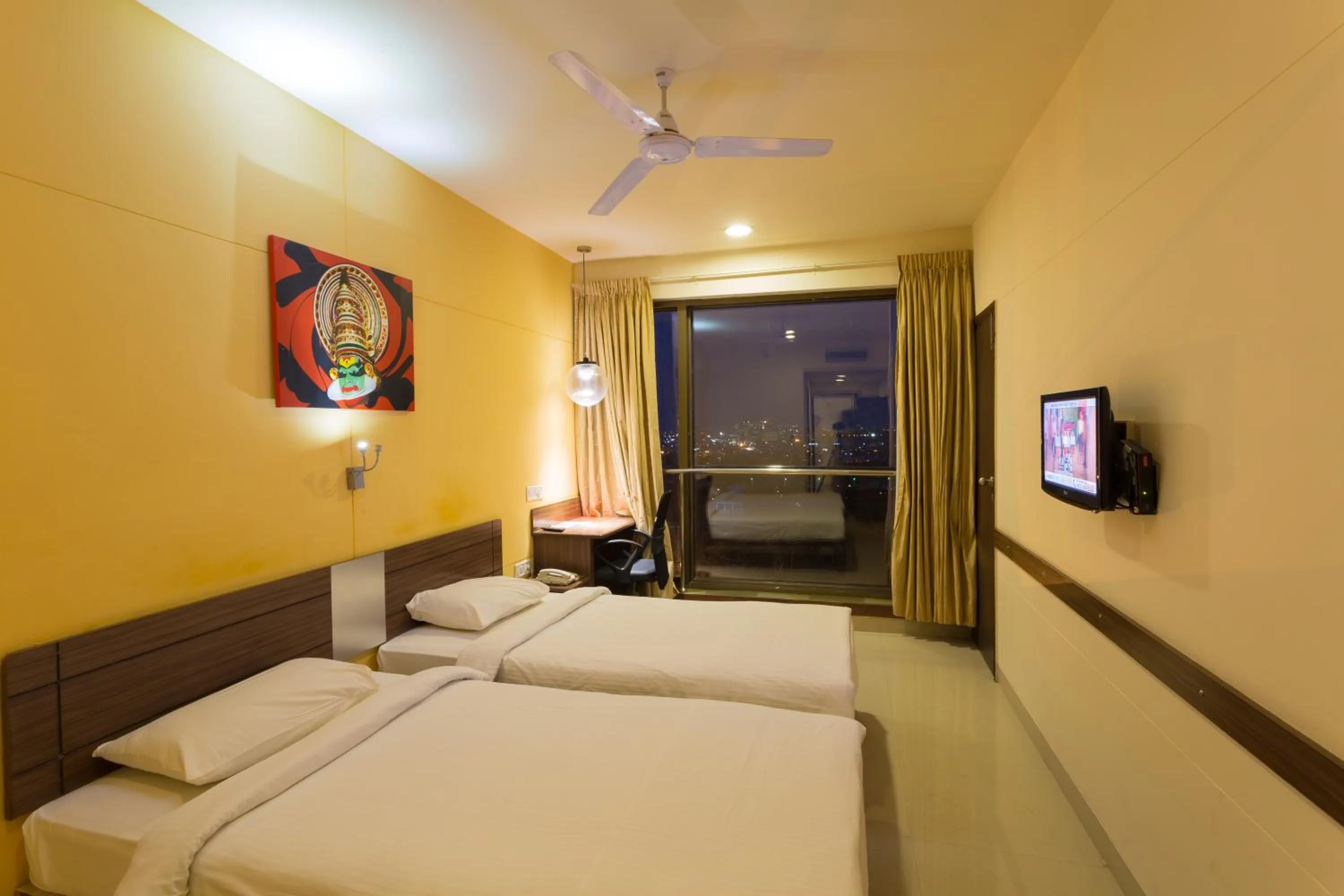 Photo of the whole room, Bed in Ginger Chennai