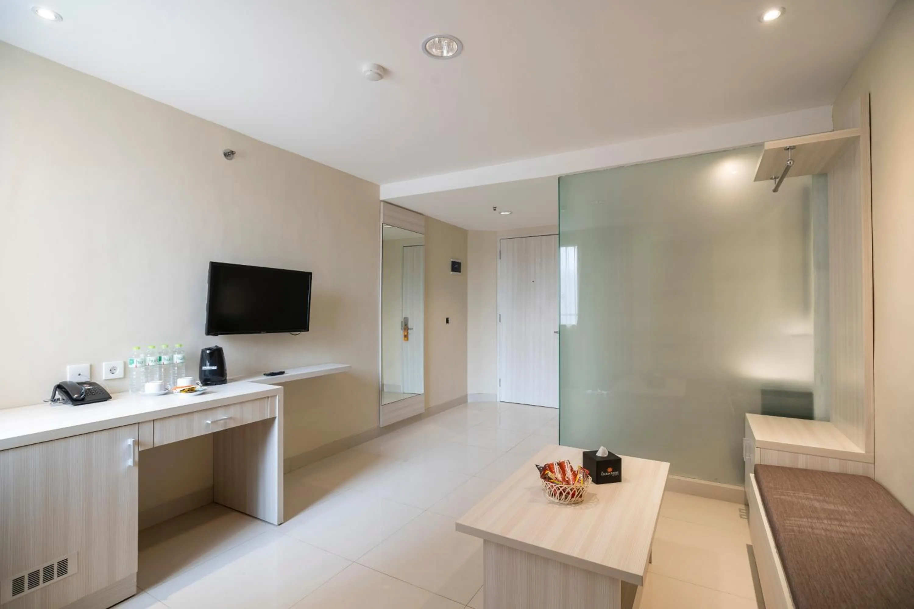 TV and multimedia in The Gloria Suites Grogol