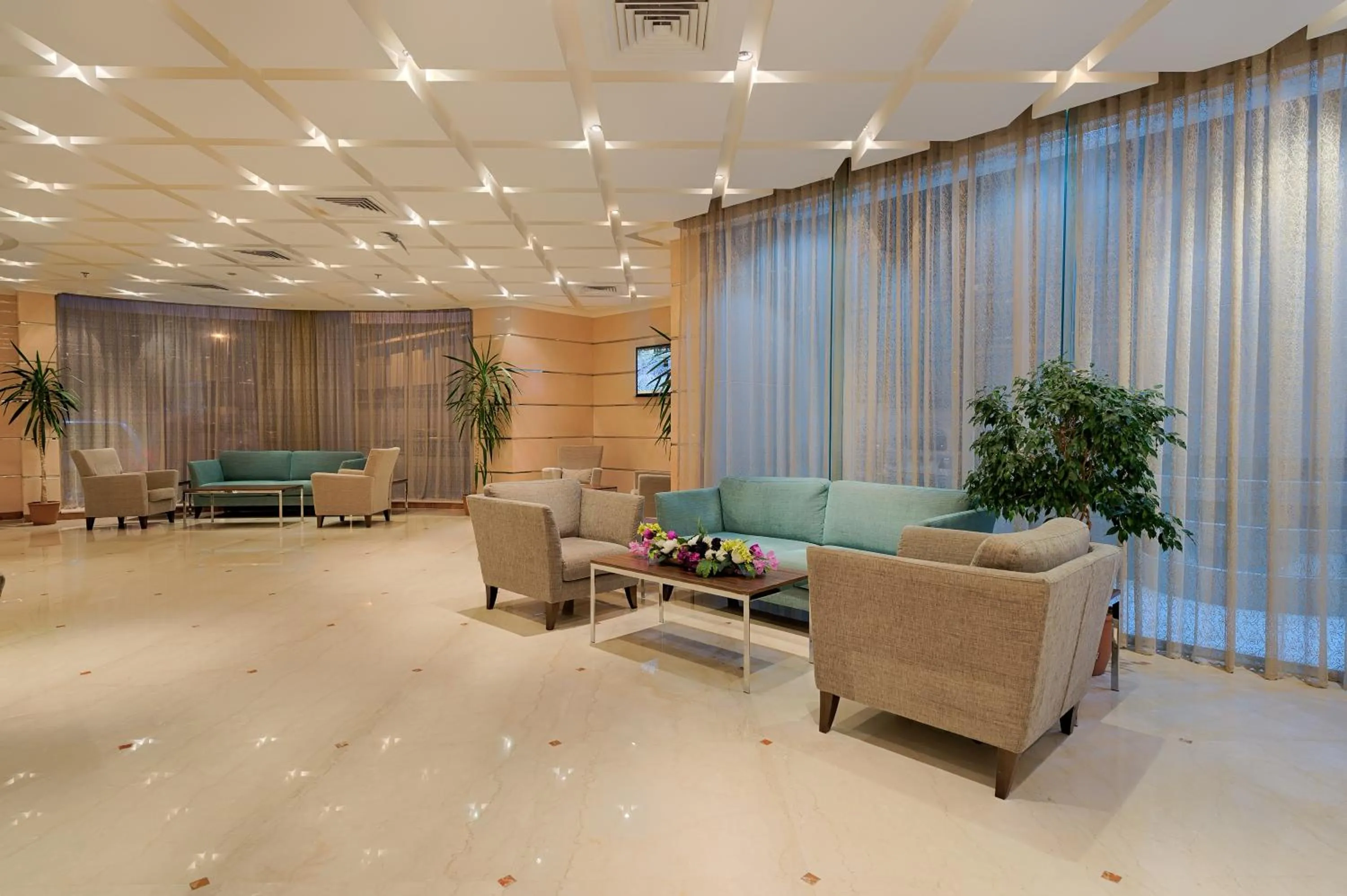 Seating area in Snaf Inn ِAzizia Hotel