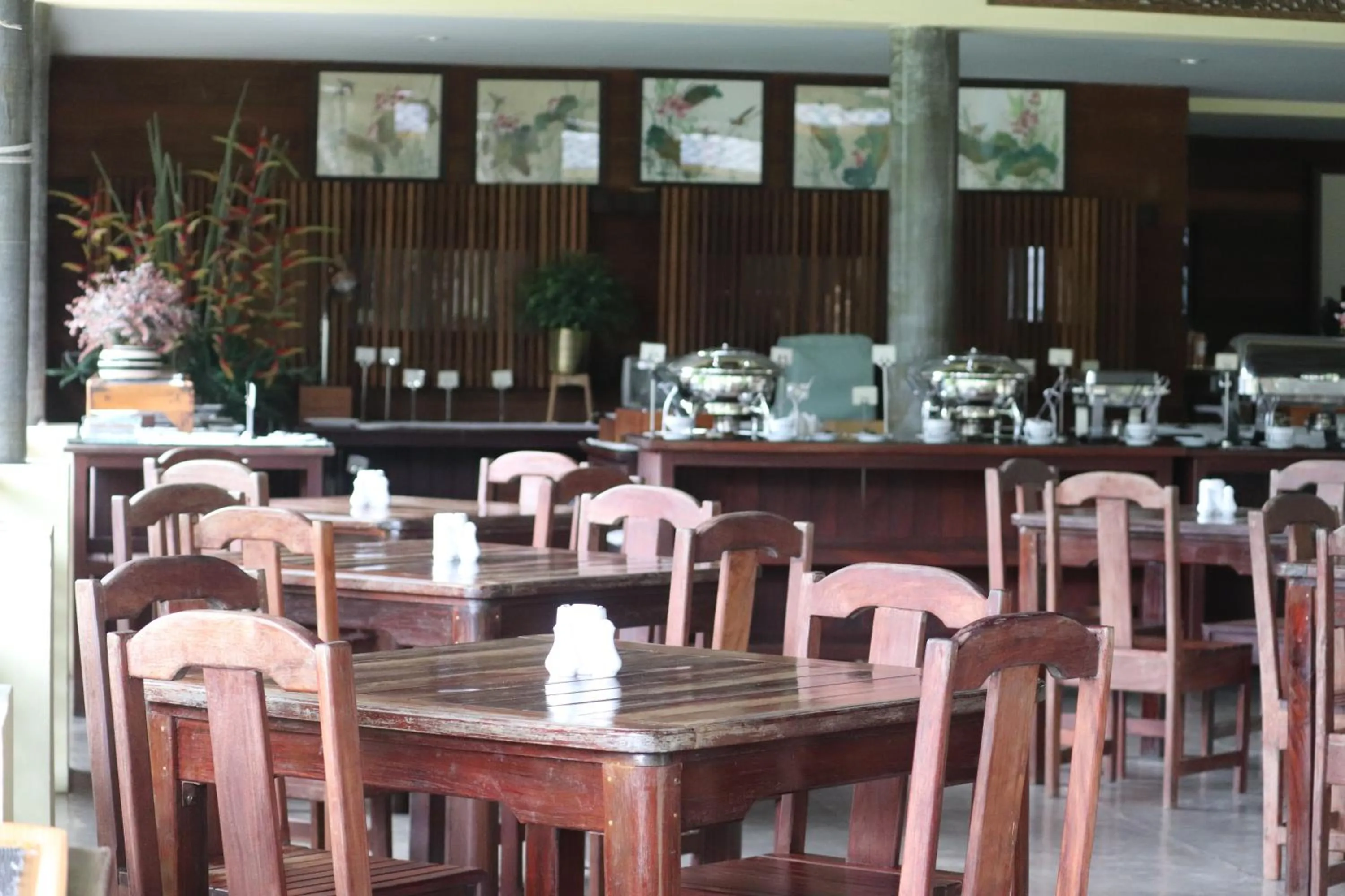 Restaurant/places to eat in Royal River Kwai Resort and Spa