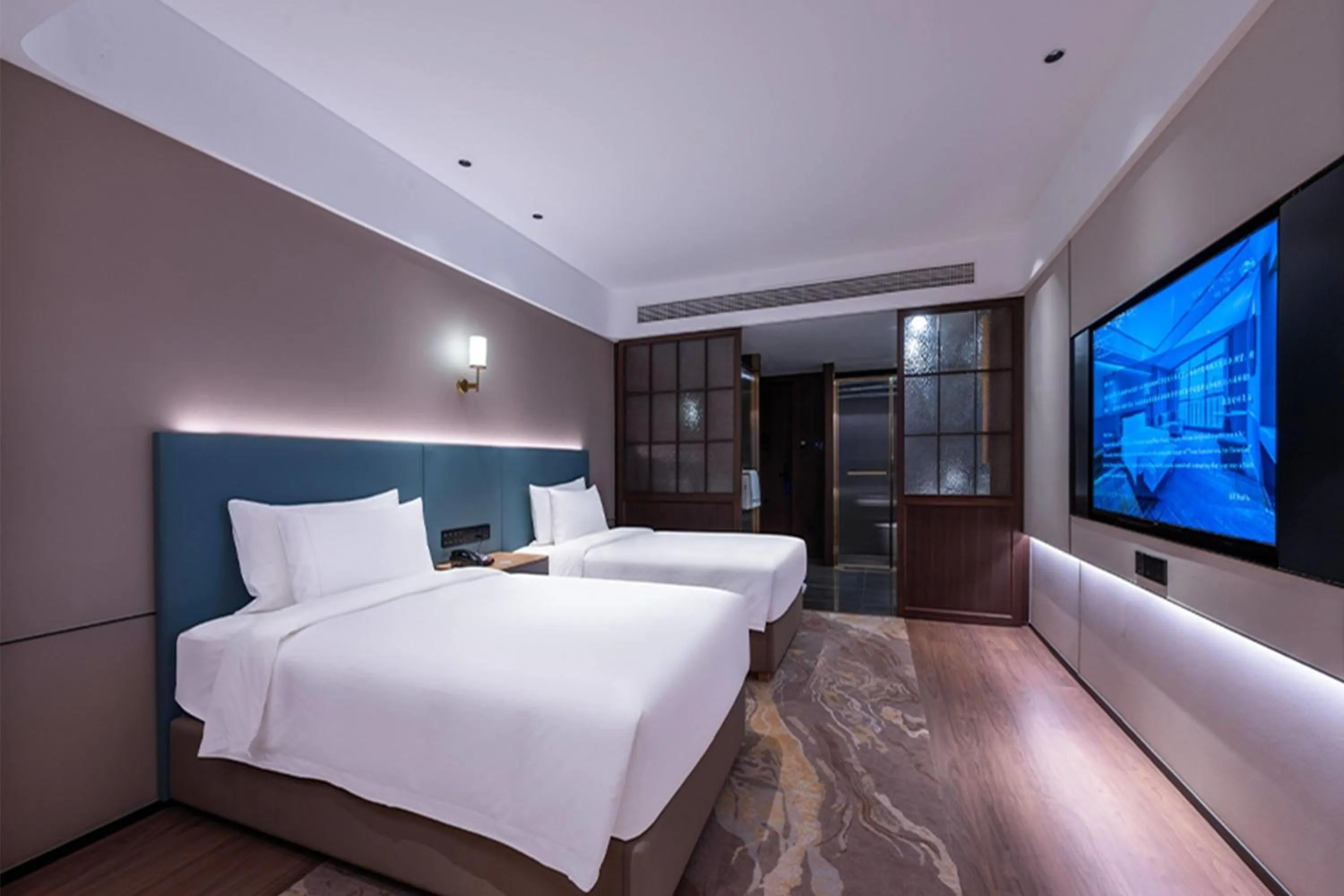 Photo of the whole room, Bed in Wyndham Grand Plaza Royale Ningbo