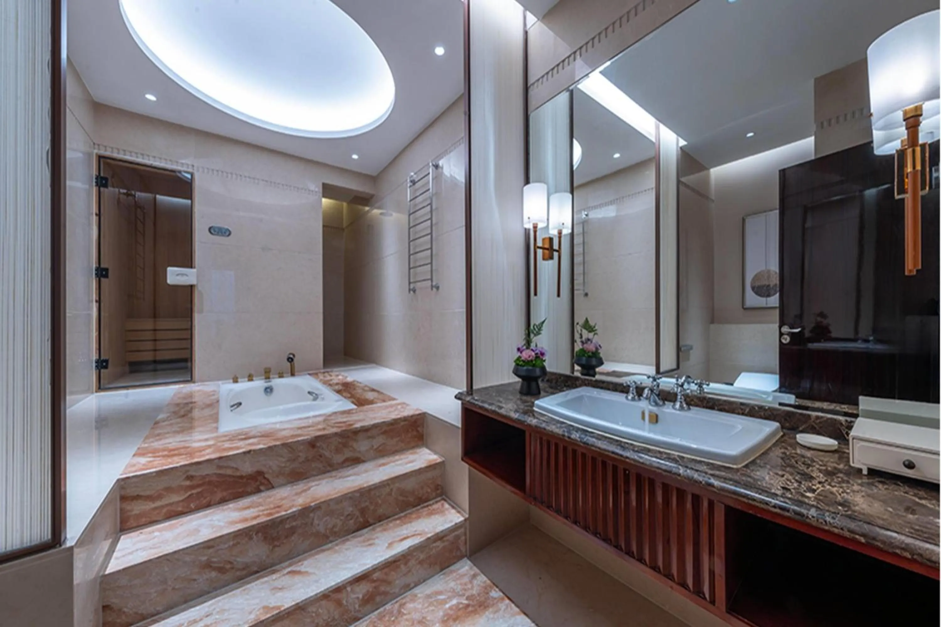 Bathroom, Bed in Wyndham Grand Plaza Royale Ningbo