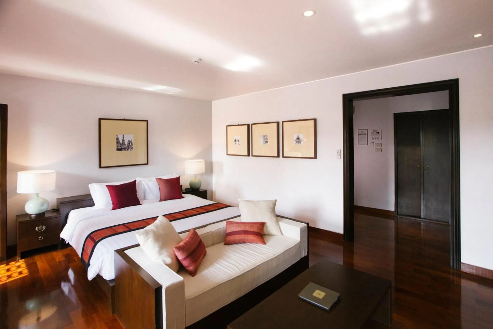 Photo of the whole room, Bed in Villa Lantara Chiangmai