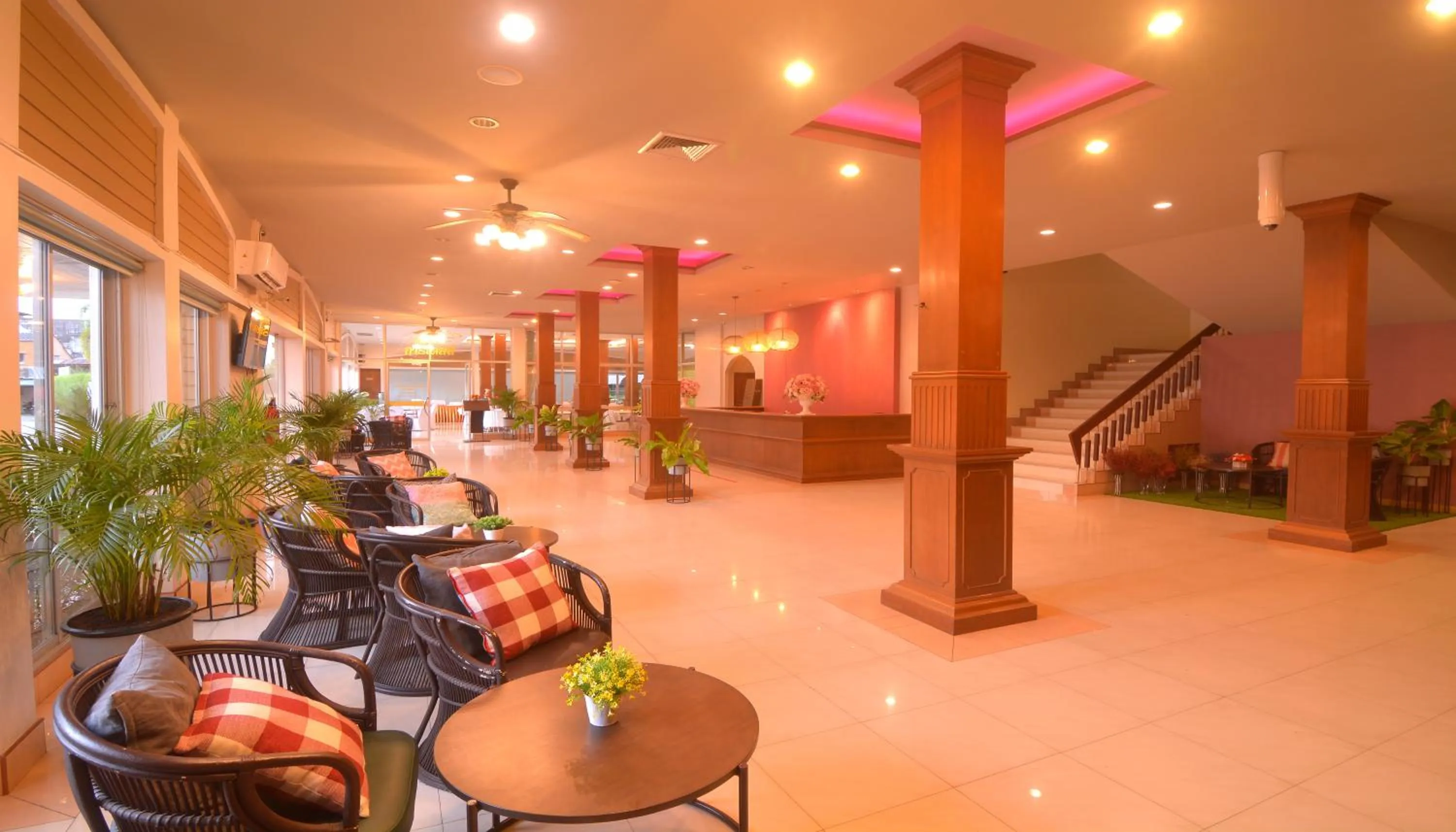 Lobby or reception in Chumphon Gardens Hotel