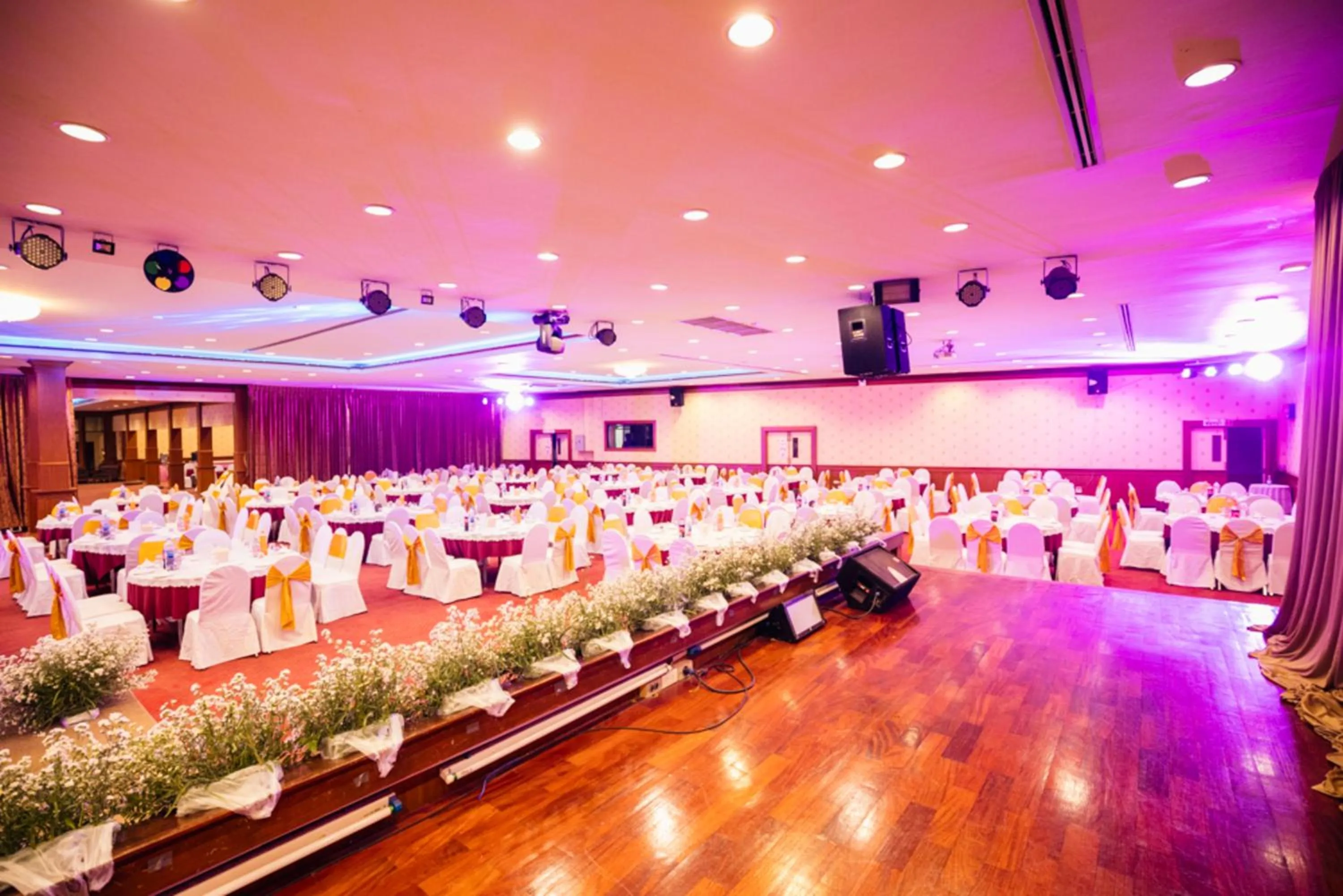 wedding in Chumphon Gardens Hotel