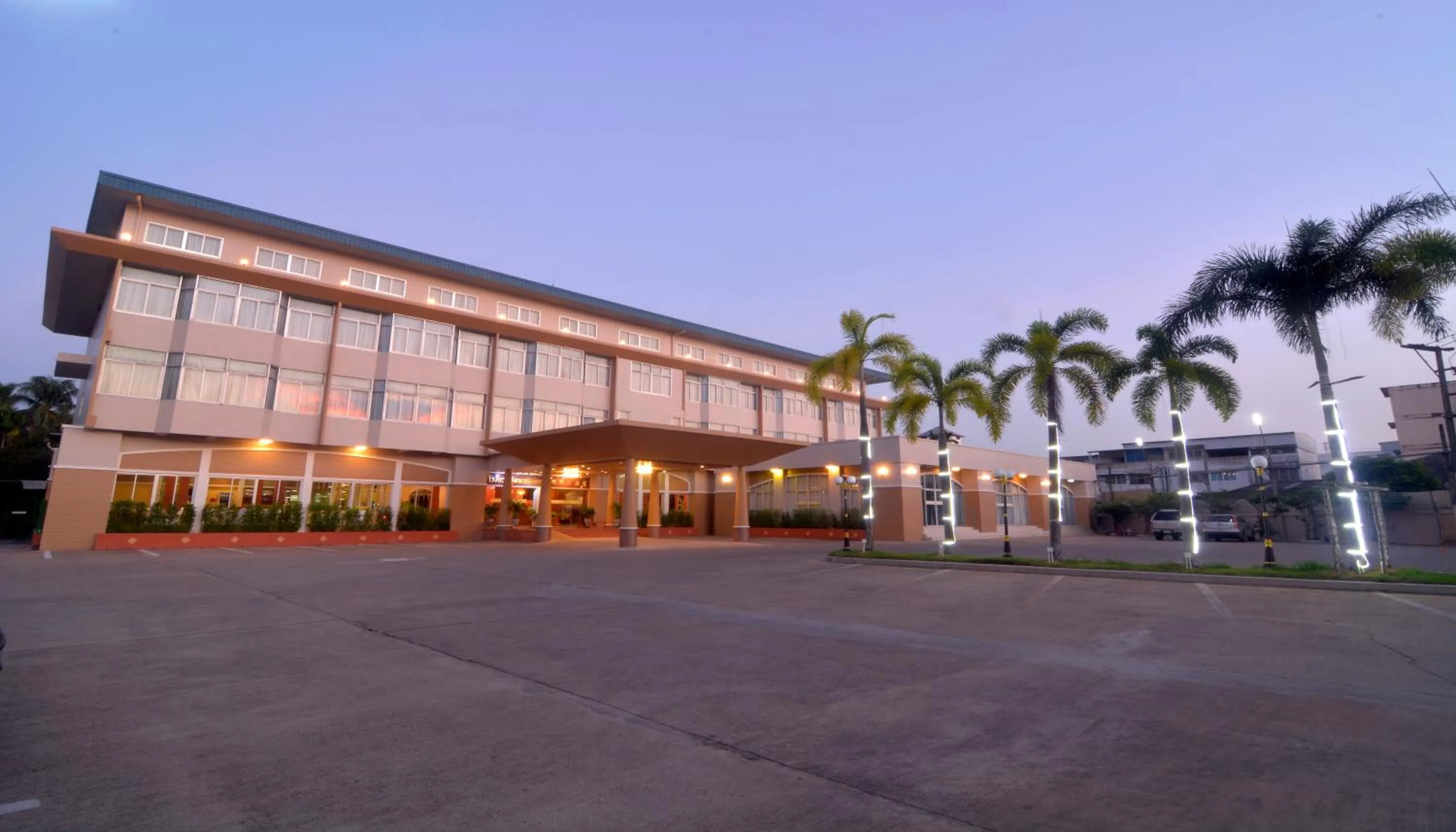 Property building in Chumphon Gardens Hotel