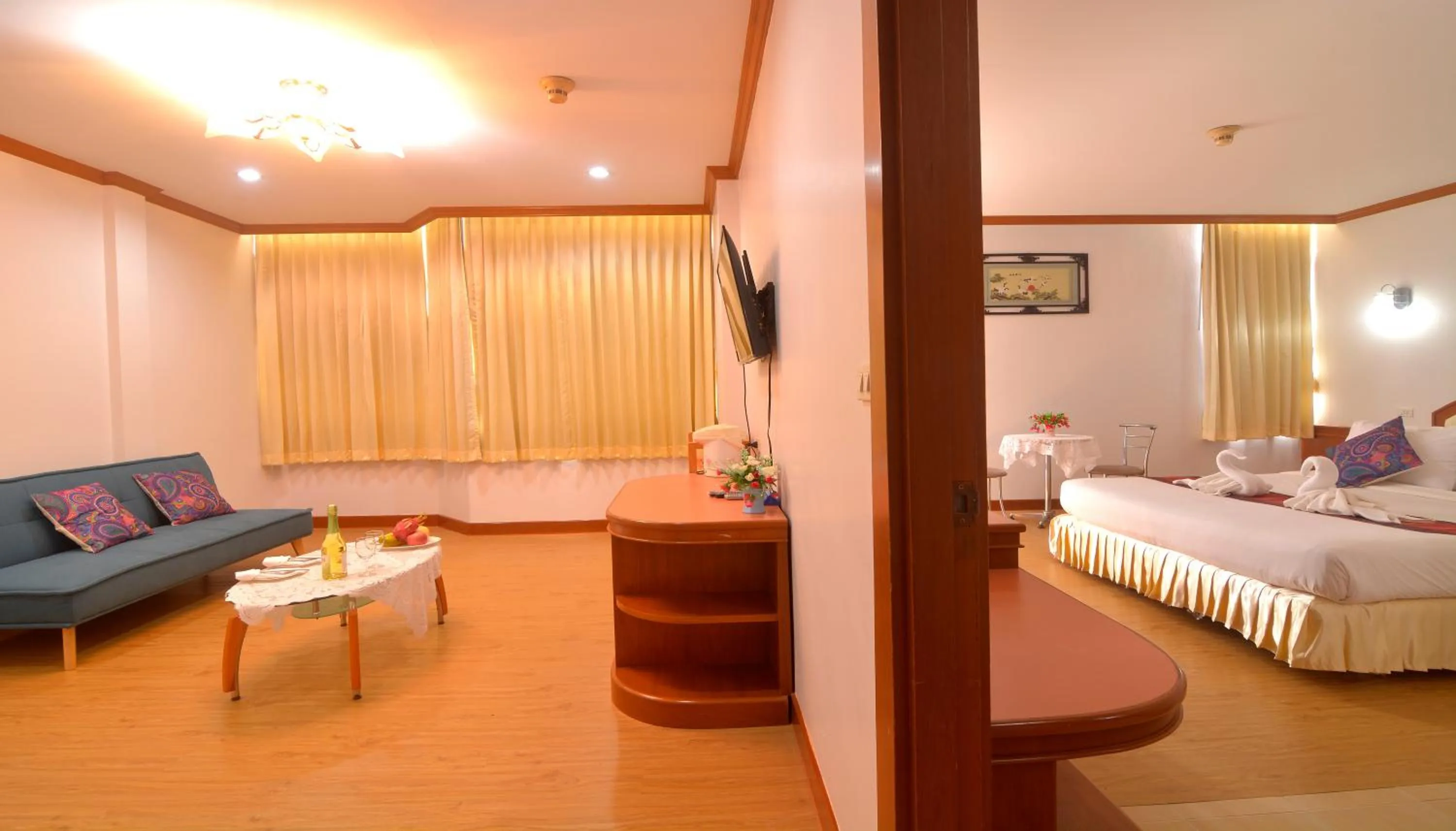 Photo of the whole room, Bed in Chumphon Gardens Hotel
