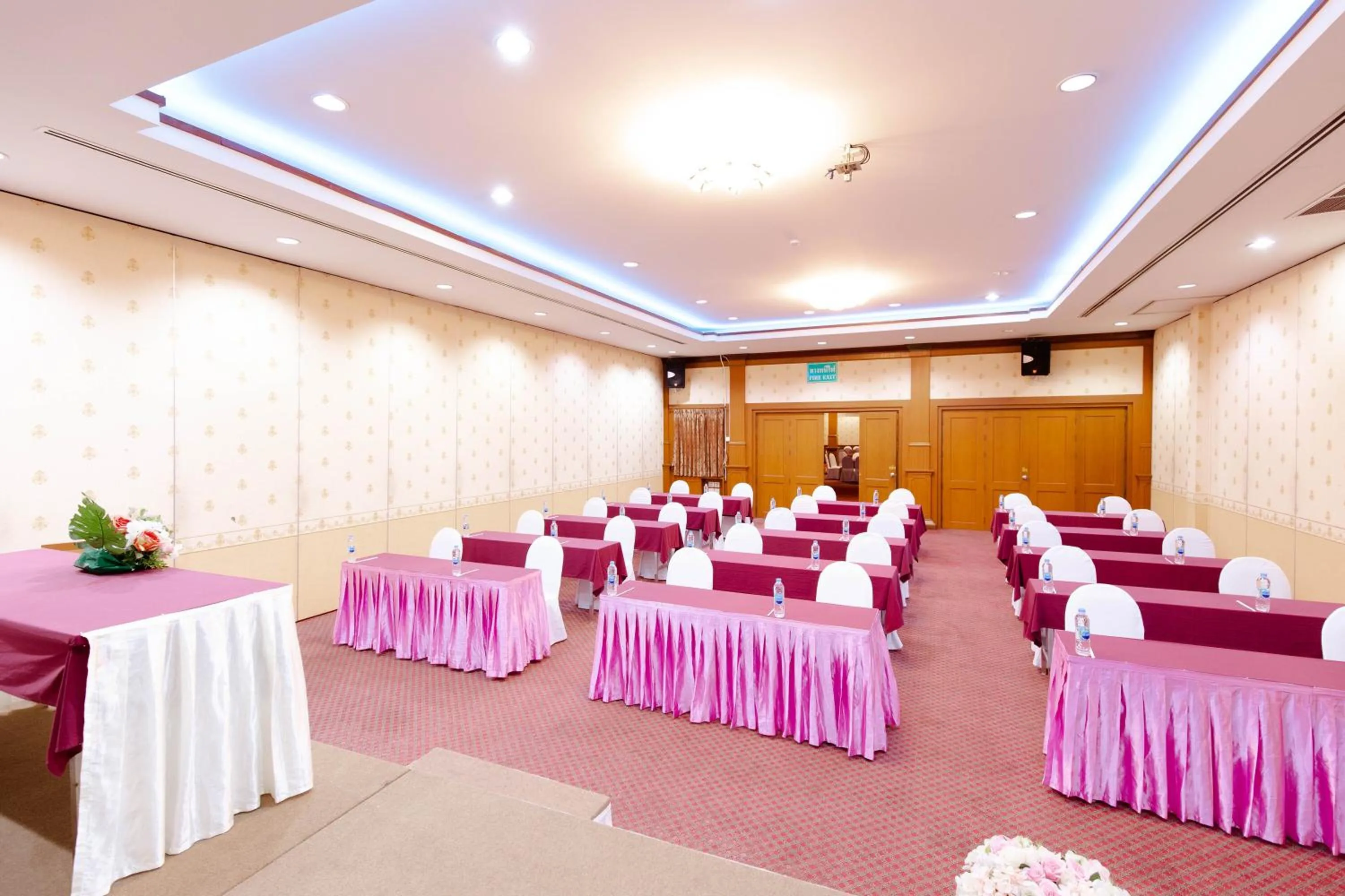 Meeting/conference room in Chumphon Gardens Hotel