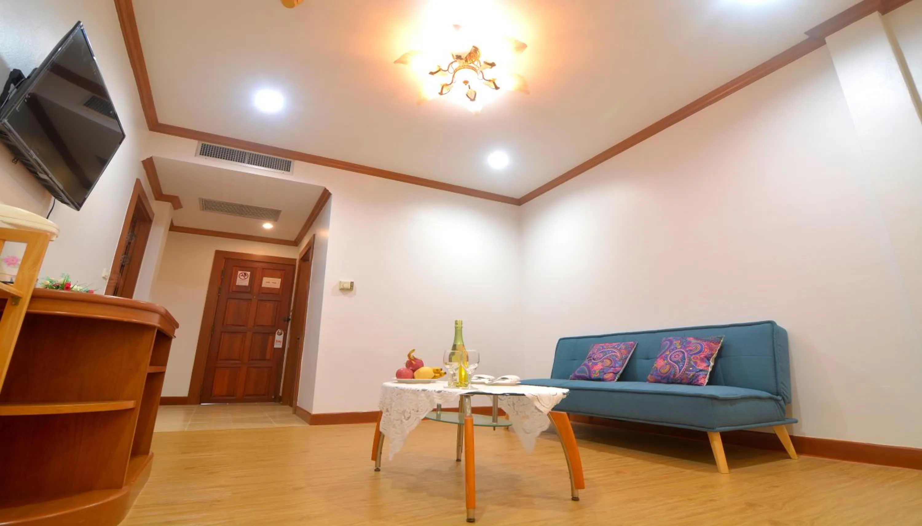 Living room in Chumphon Gardens Hotel
