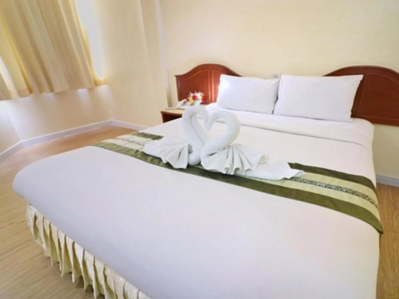 Bed in Chumphon Gardens Hotel