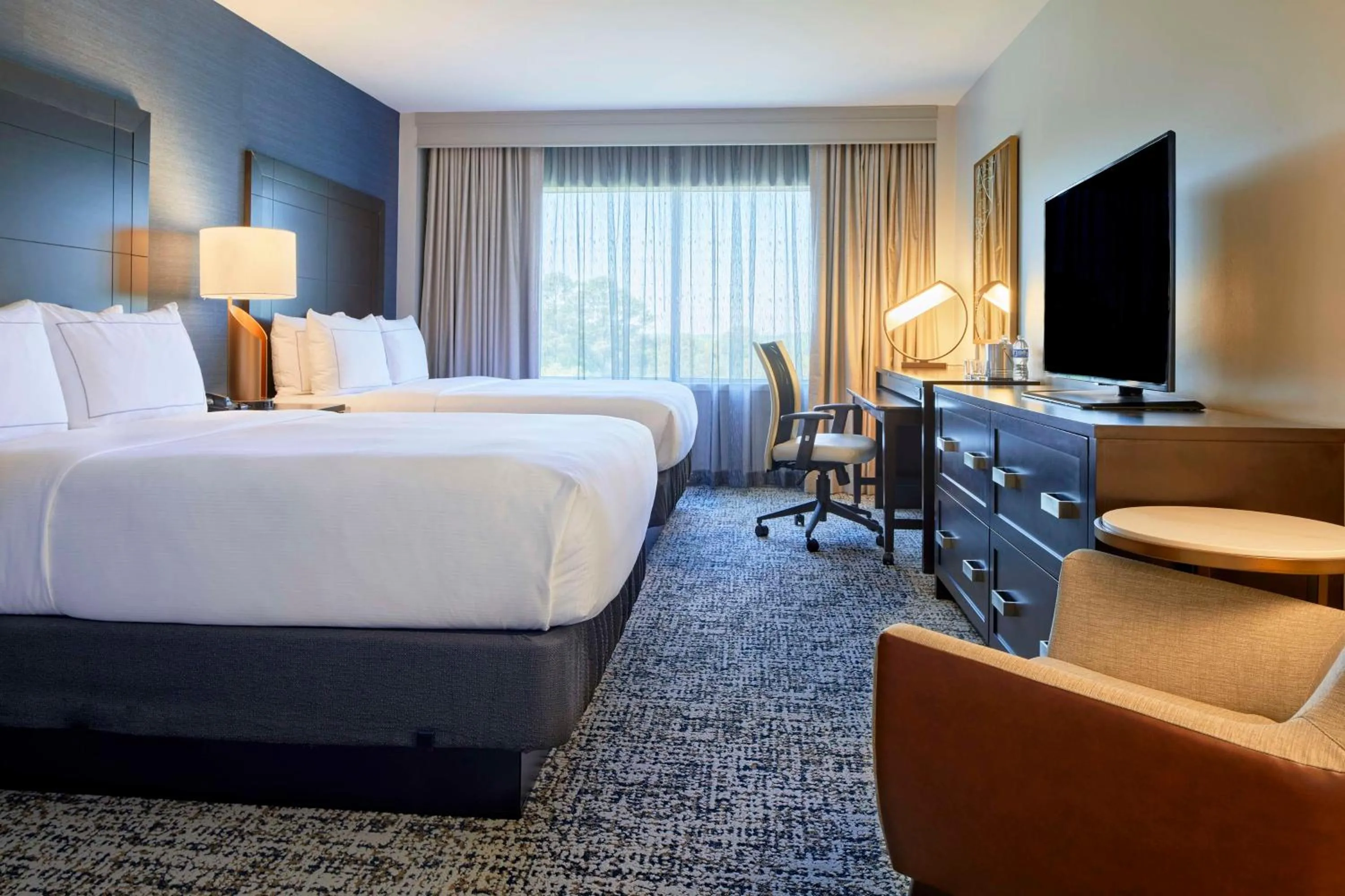 Bed in DoubleTree by Hilton Atlanta/Roswell - Alpharetta Area