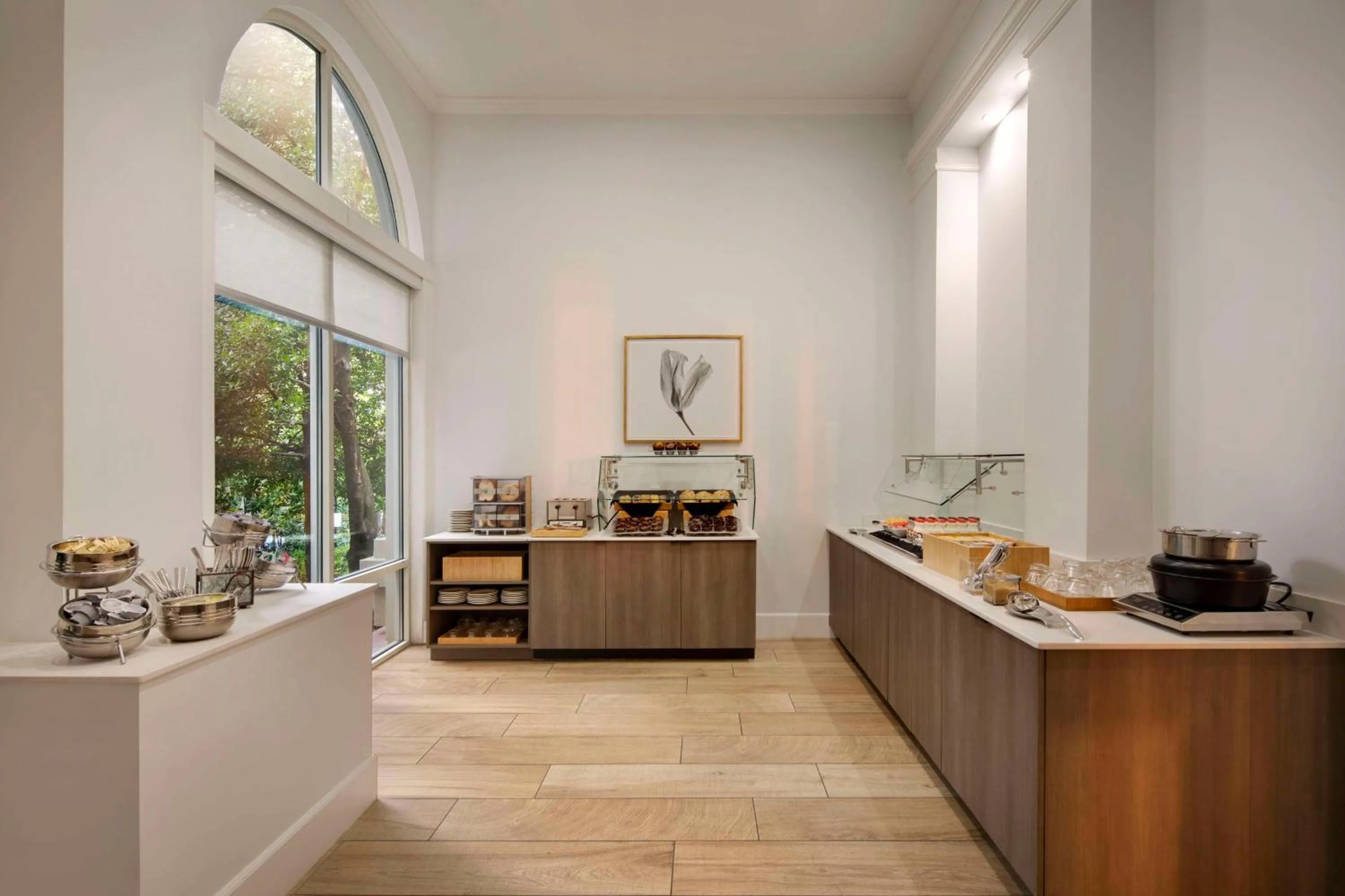 Restaurant/places to eat in DoubleTree by Hilton Atlanta/Roswell - Alpharetta Area