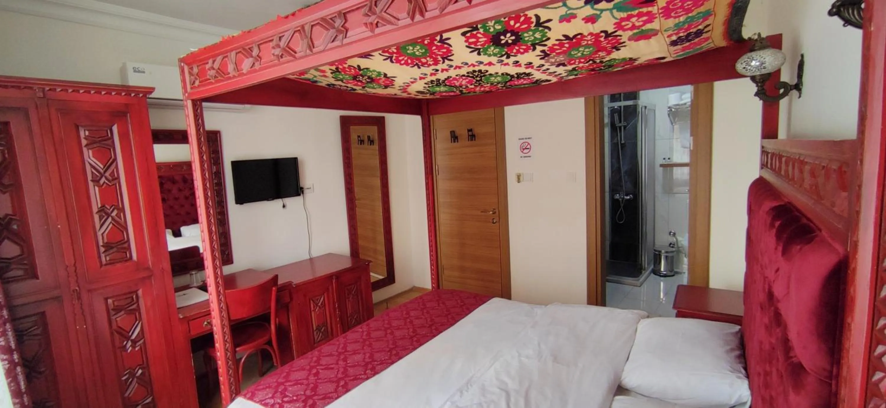 Photo of the whole room, Bed in Marmara Guesthouse
