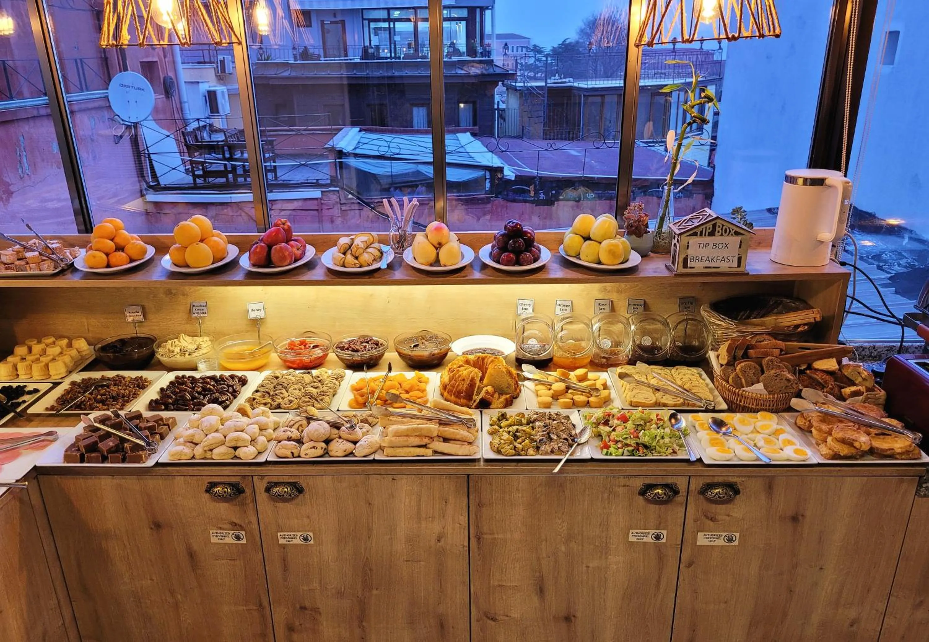 Buffet breakfast in Marmara Guesthouse