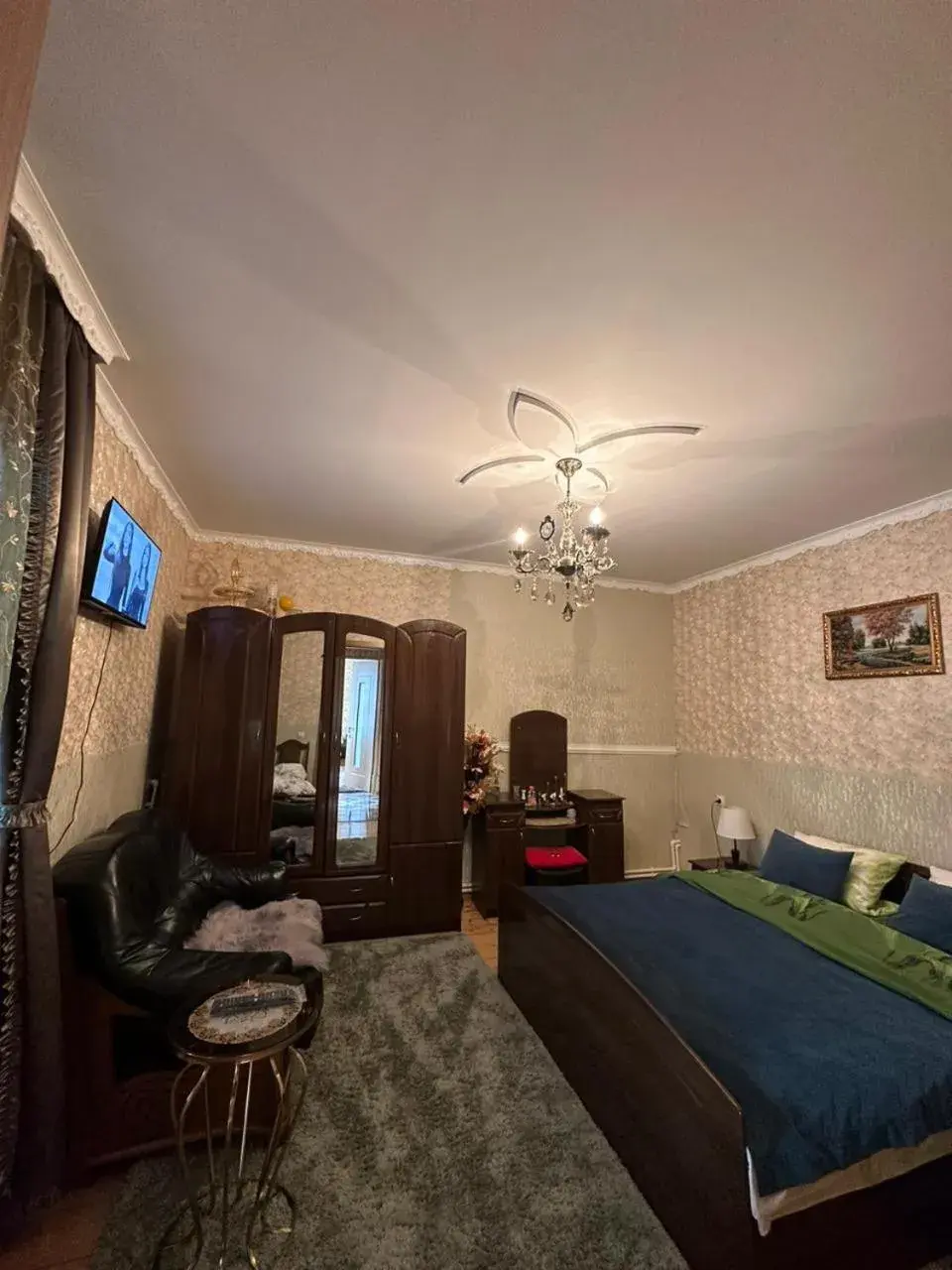 Large Double Room in Guest House Elguja Qushashvili Large Double Room in Guest House Elguja Qushashvili