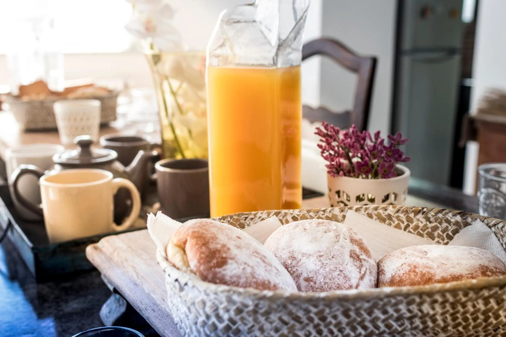 Food in Ad Hoc Rooms